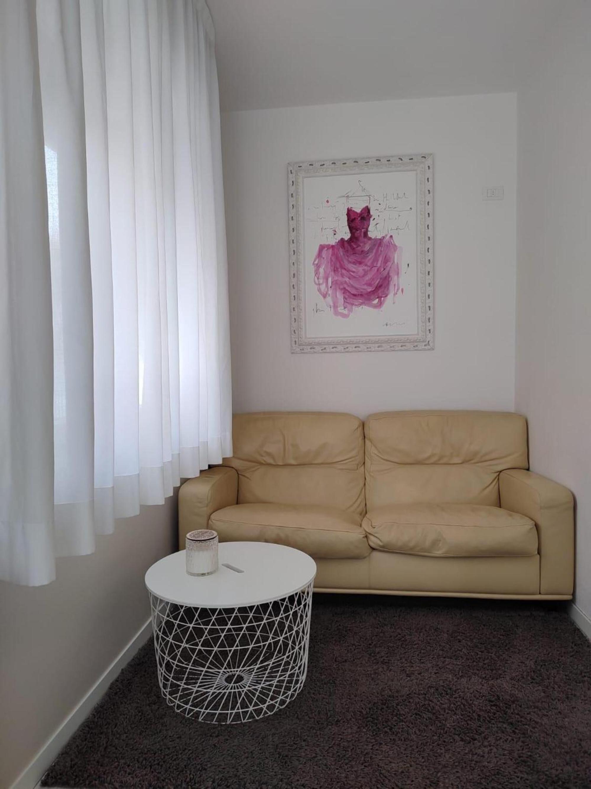 Apartment with Shower photo 3