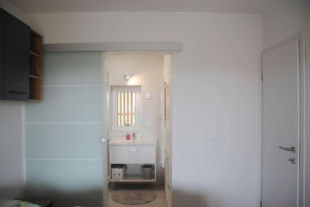 Three-Bedroom Apartment photo 3