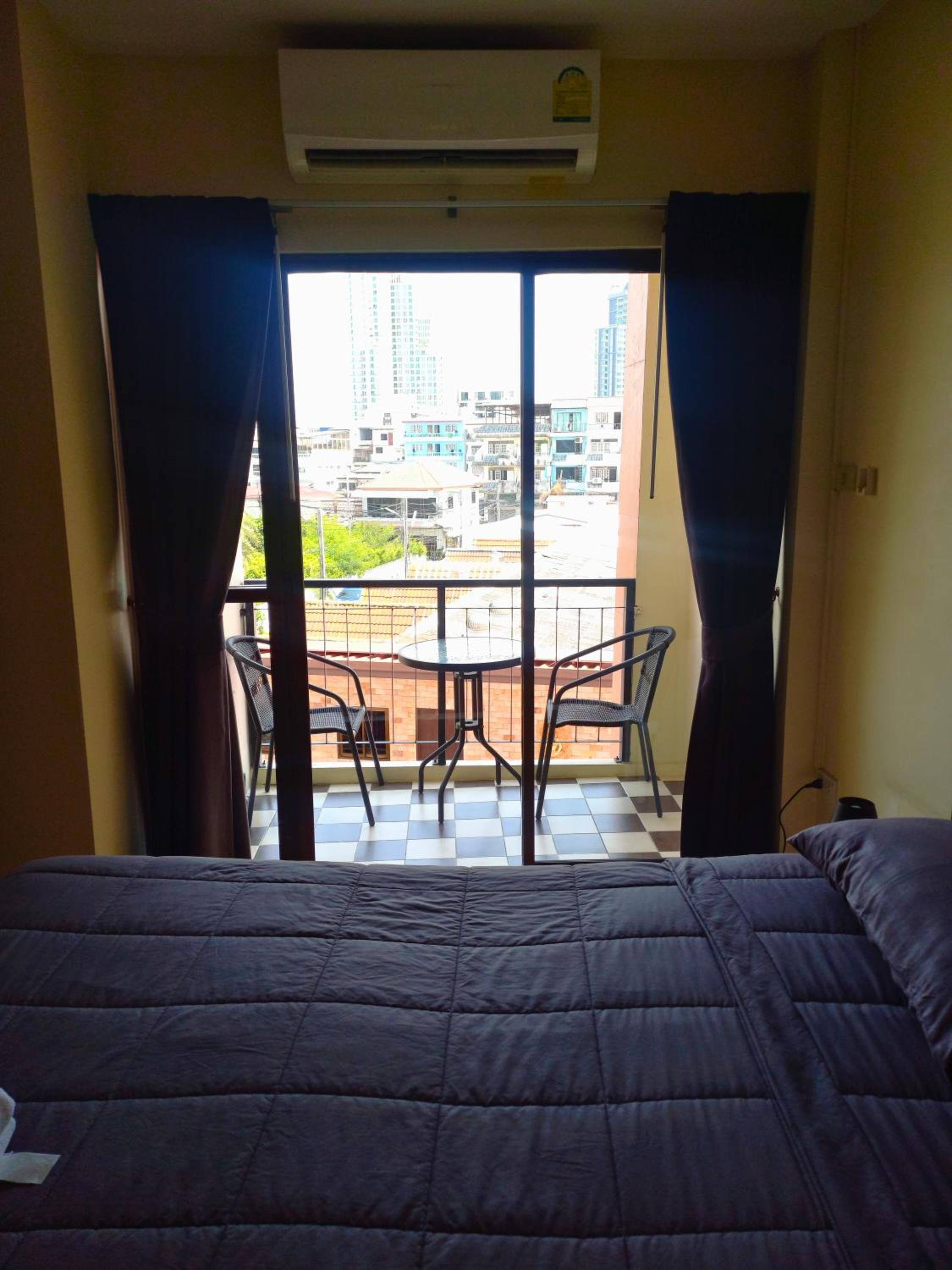 Superior Double Room with Balcony & Pool View - Photo 4