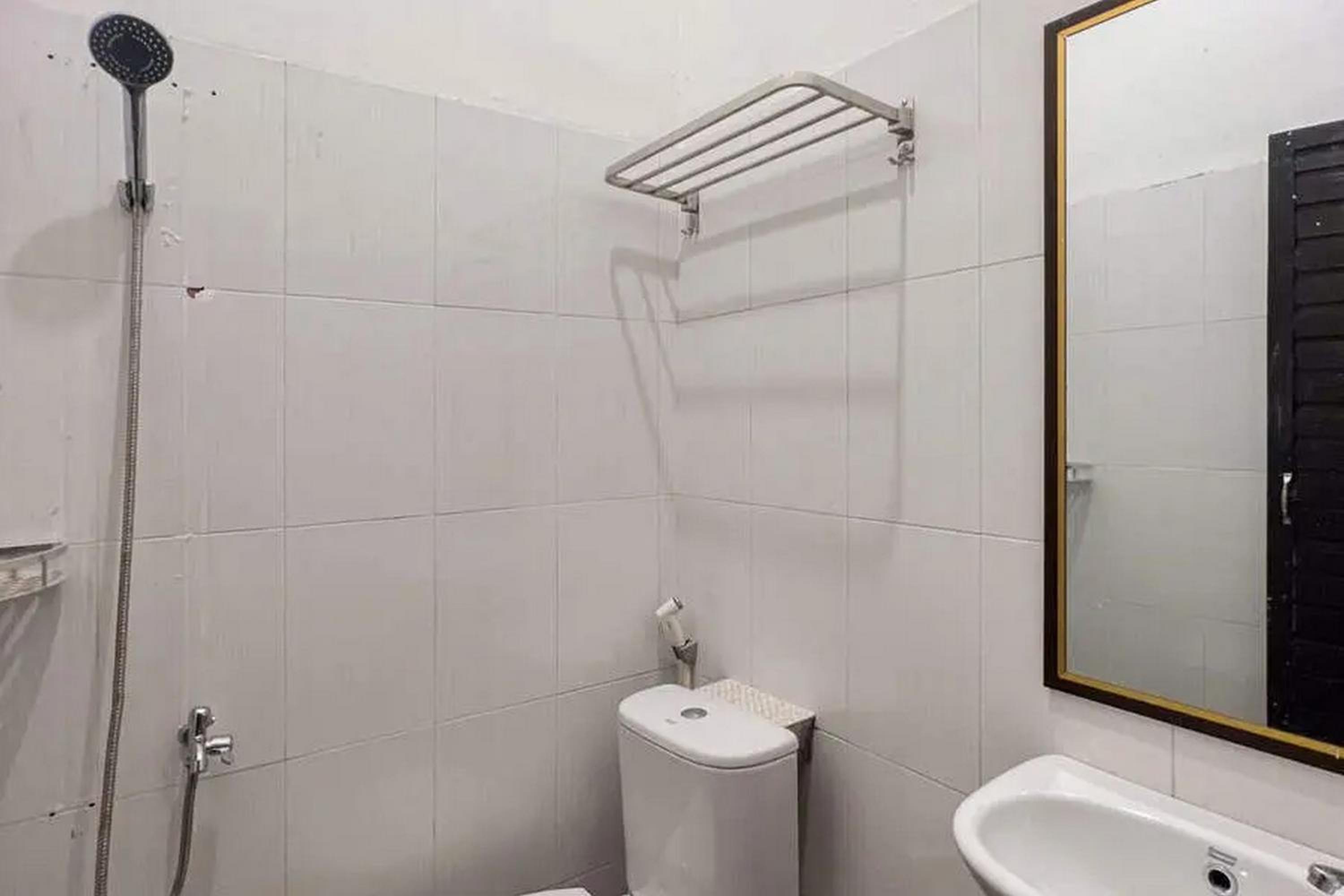 Standard Twin Room - Photo 2