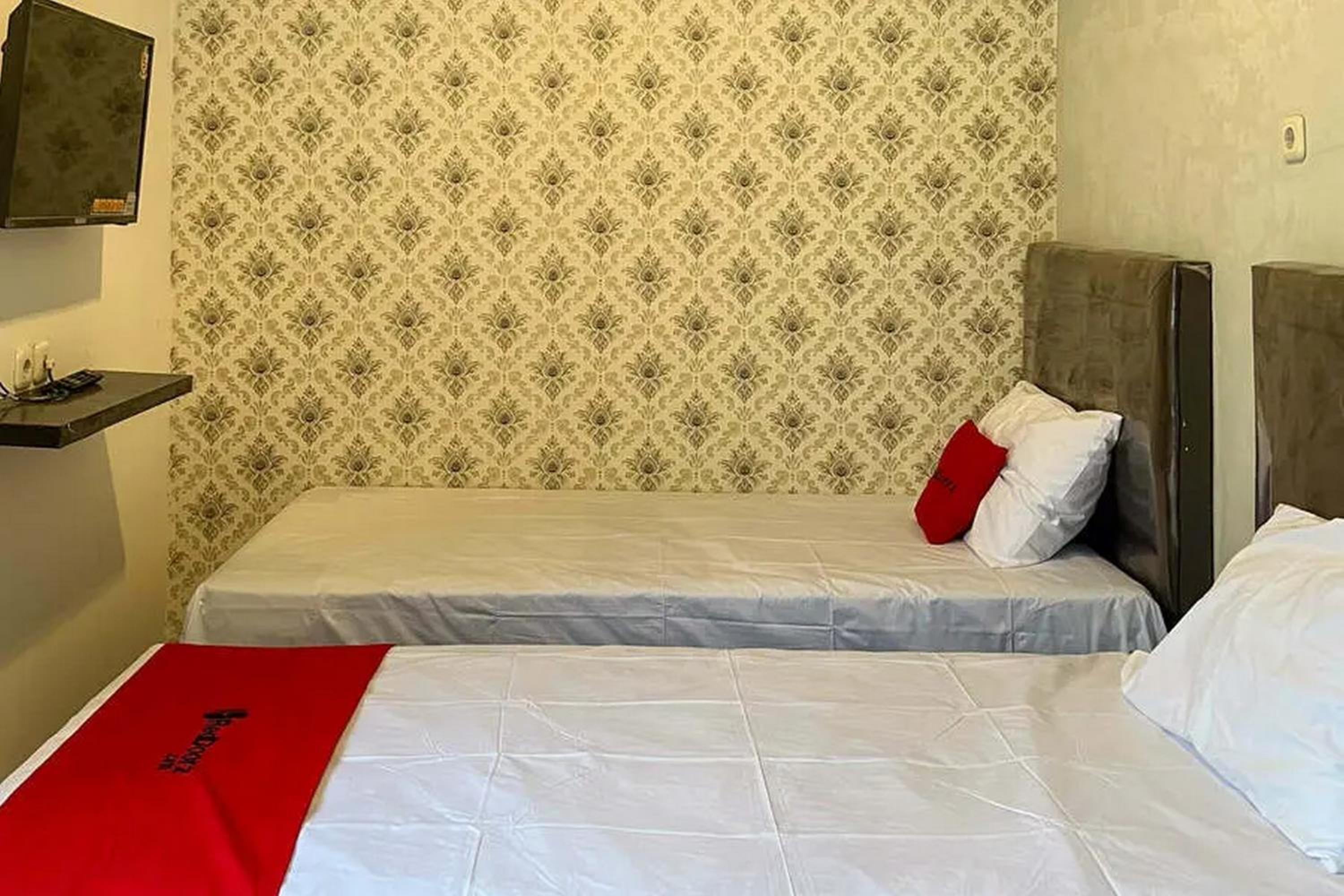 Standard Twin Room - Photo 5