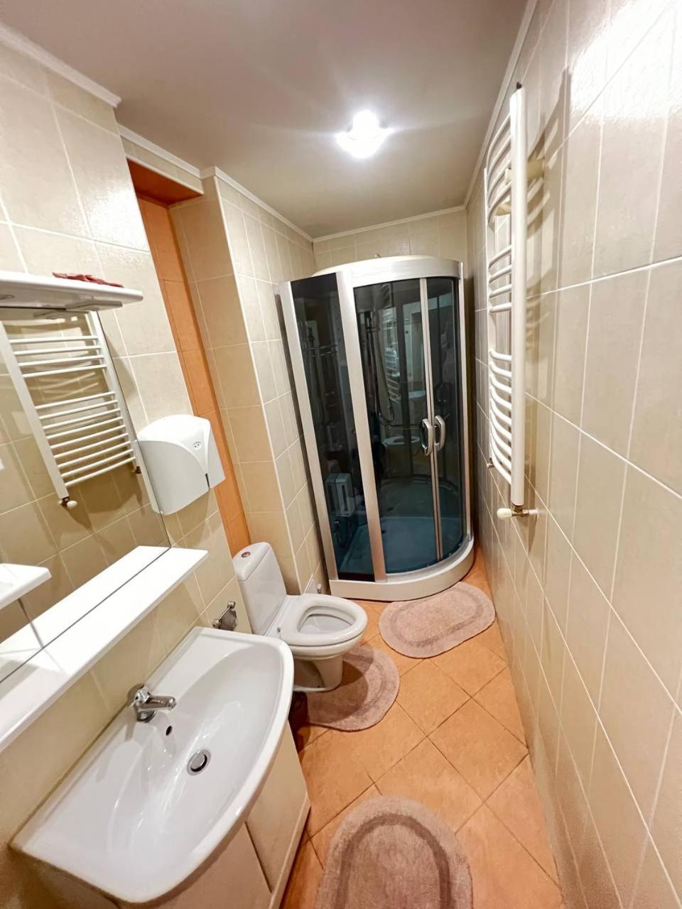 8-Bed Male Dormitory Room photo 3
