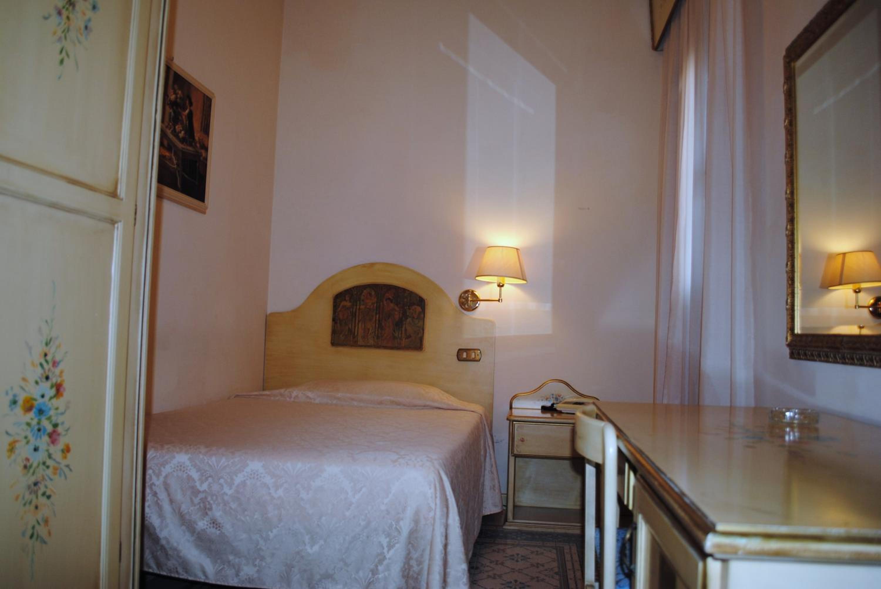 Classic Single Room
