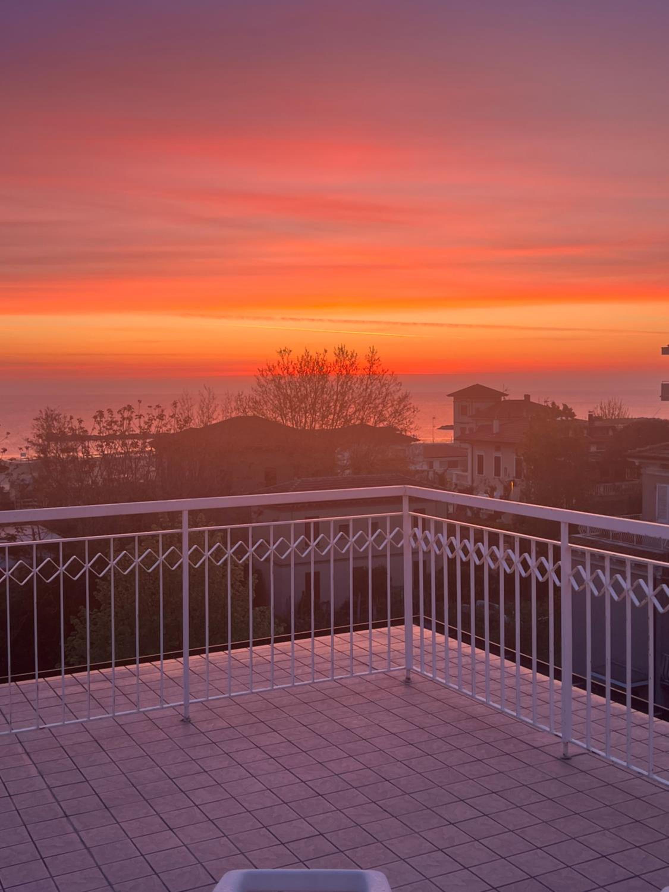 Double Room with Balcony - Photo 3