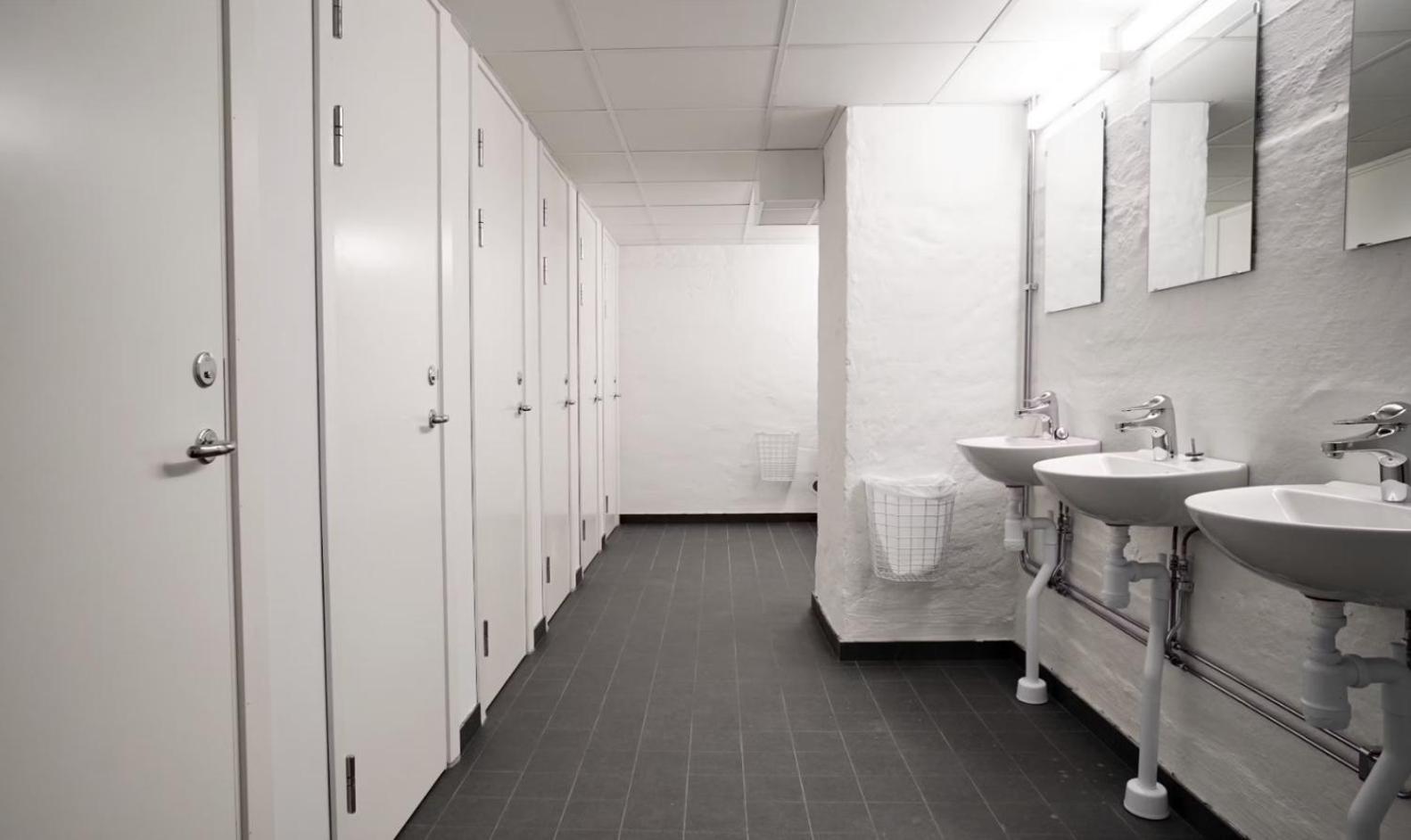 Single Room with Shared Bathroom photo 3