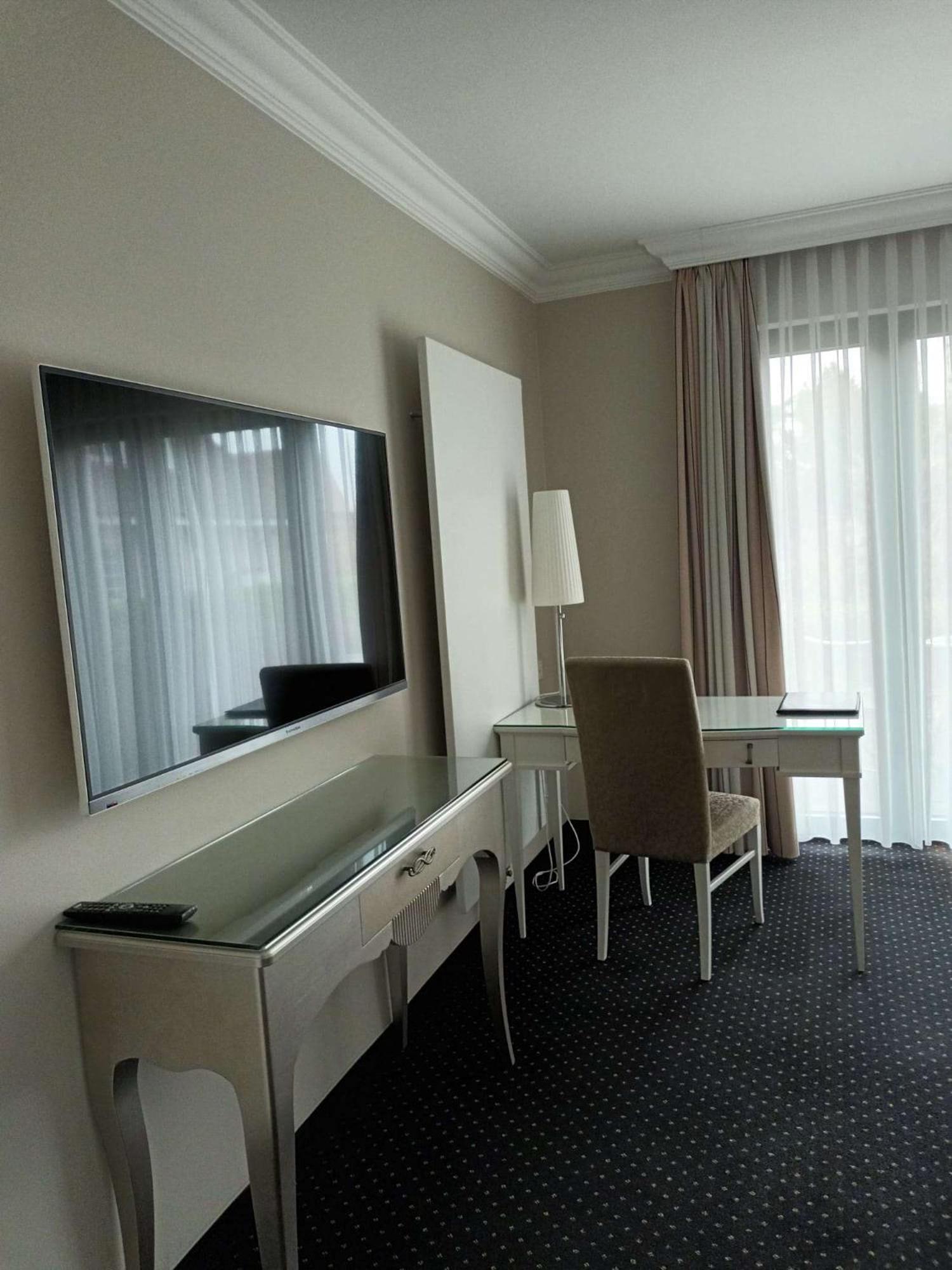 Deluxe Double Room - Photo 8