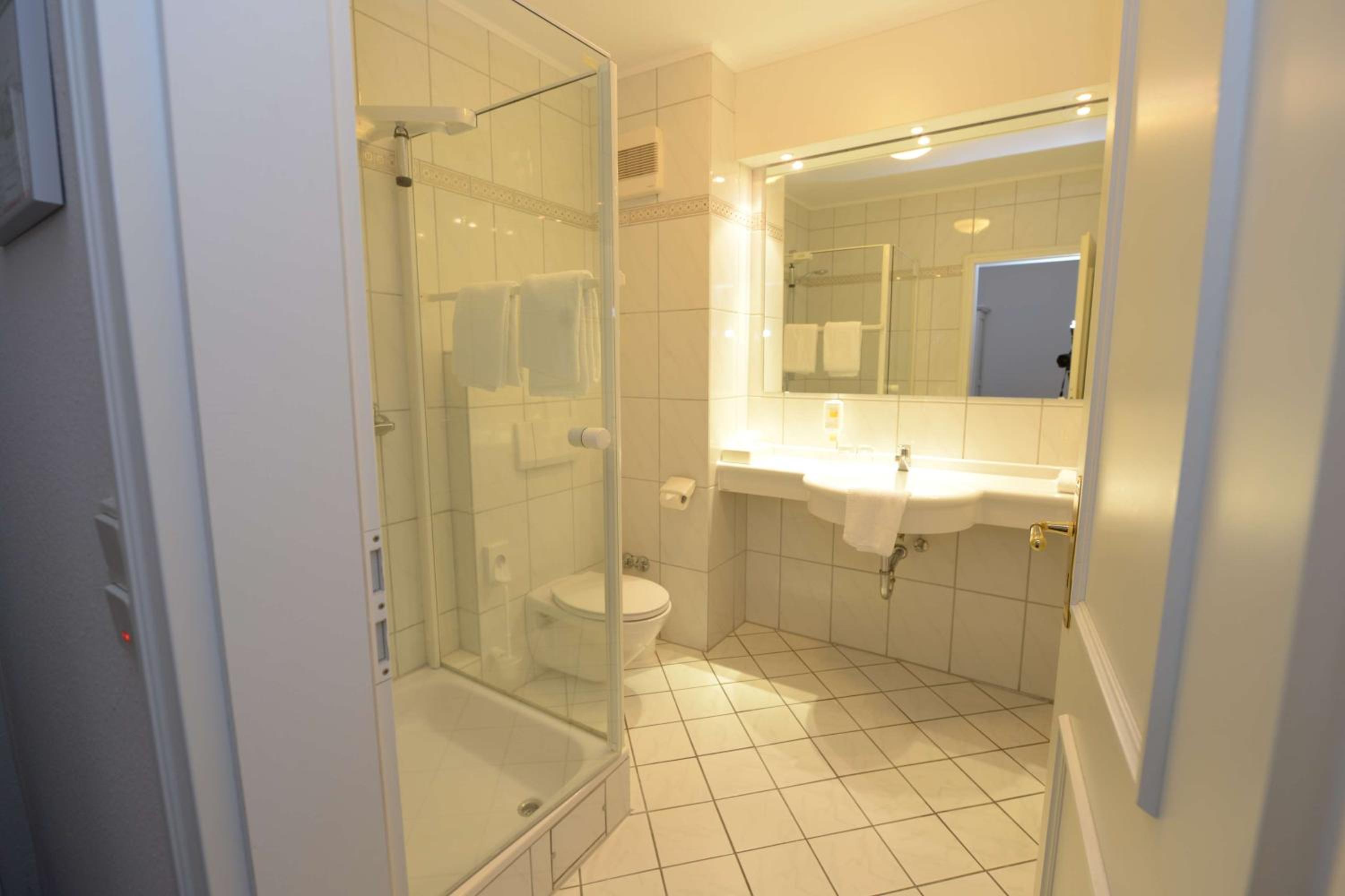 Double Room - Photo 6
