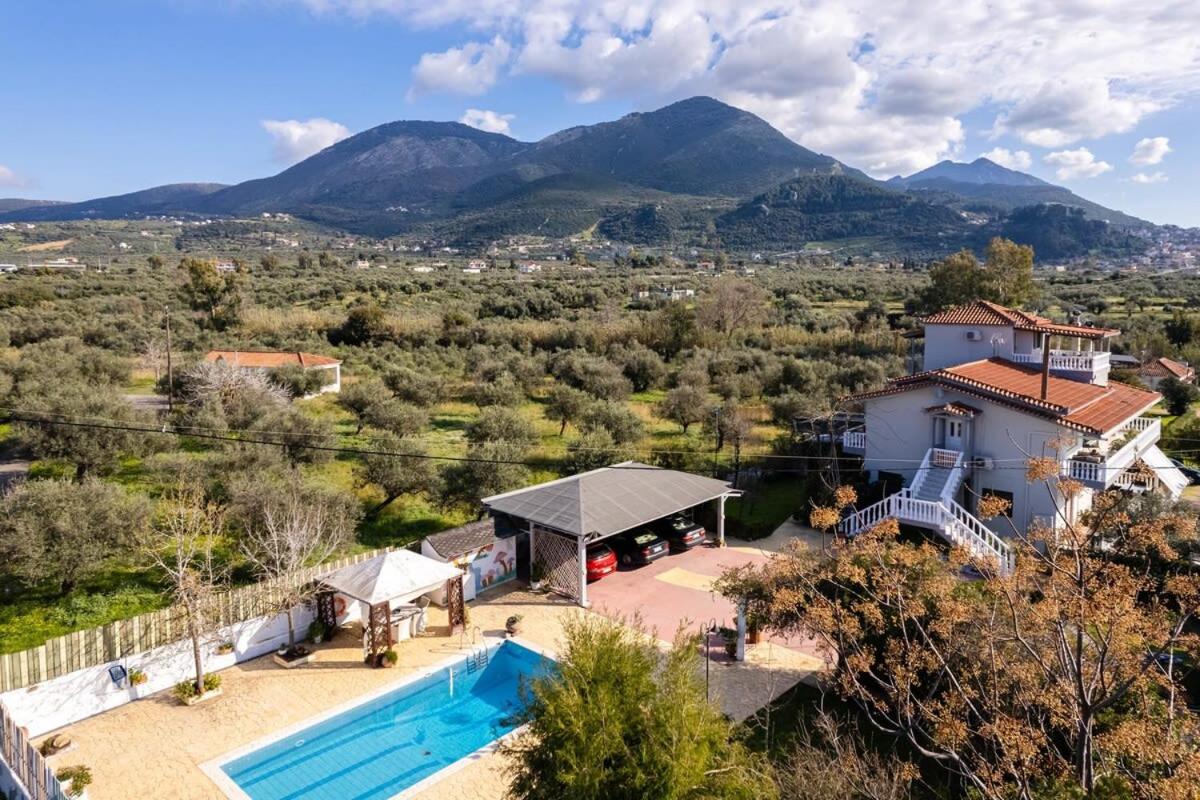 Villa With Private Pool photo 2