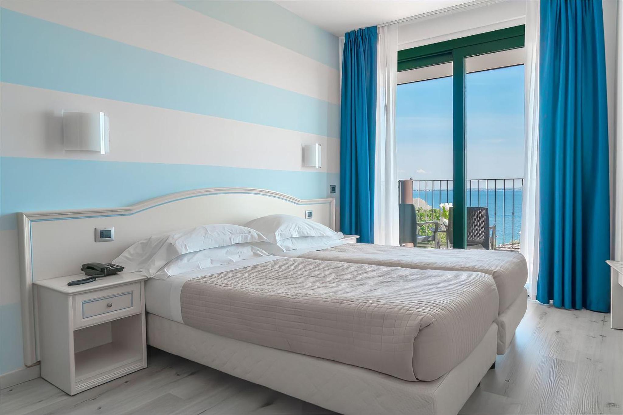 Superior Double or Twin Room with Lake View
