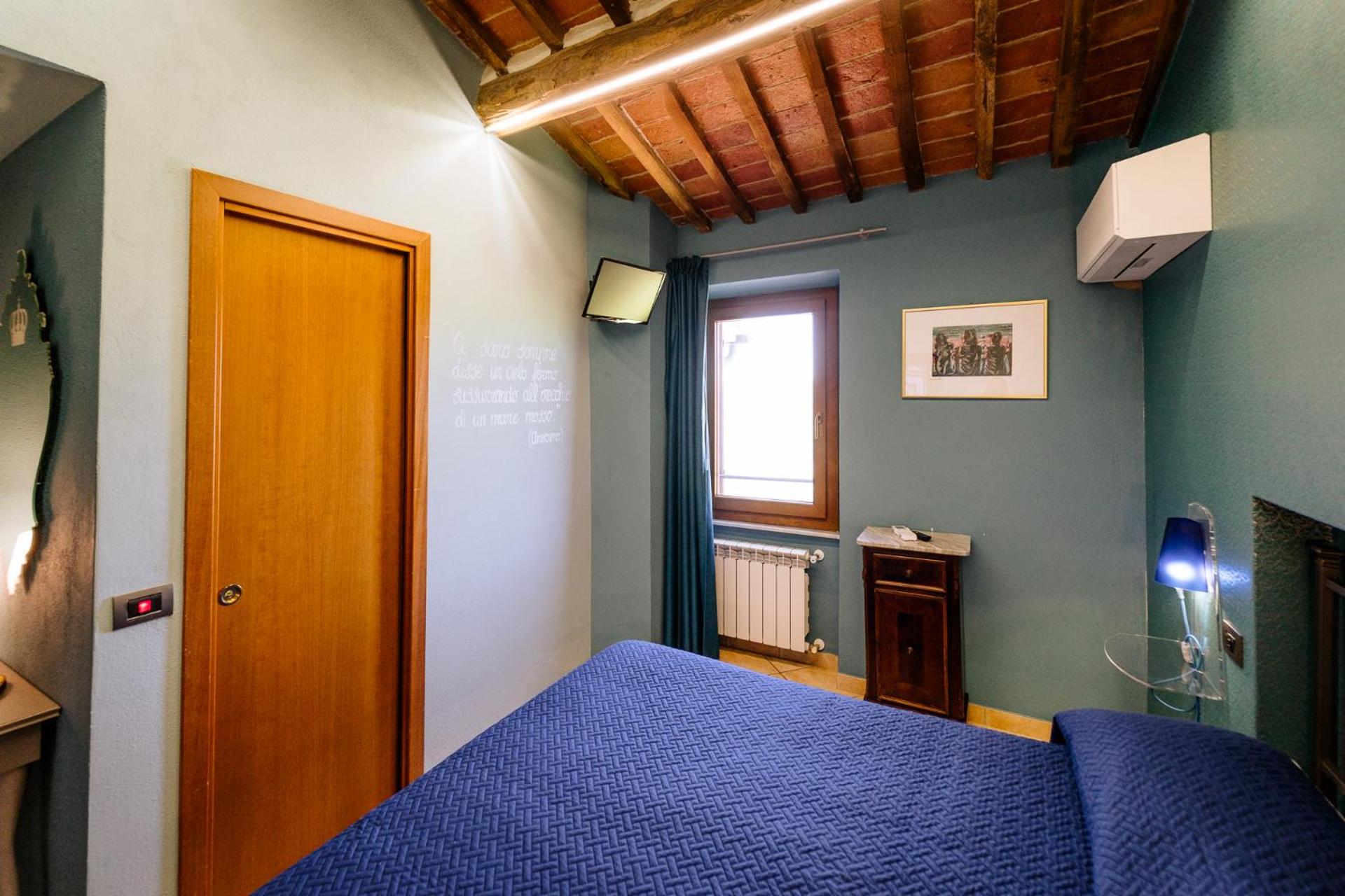Standard Double Room photo 3