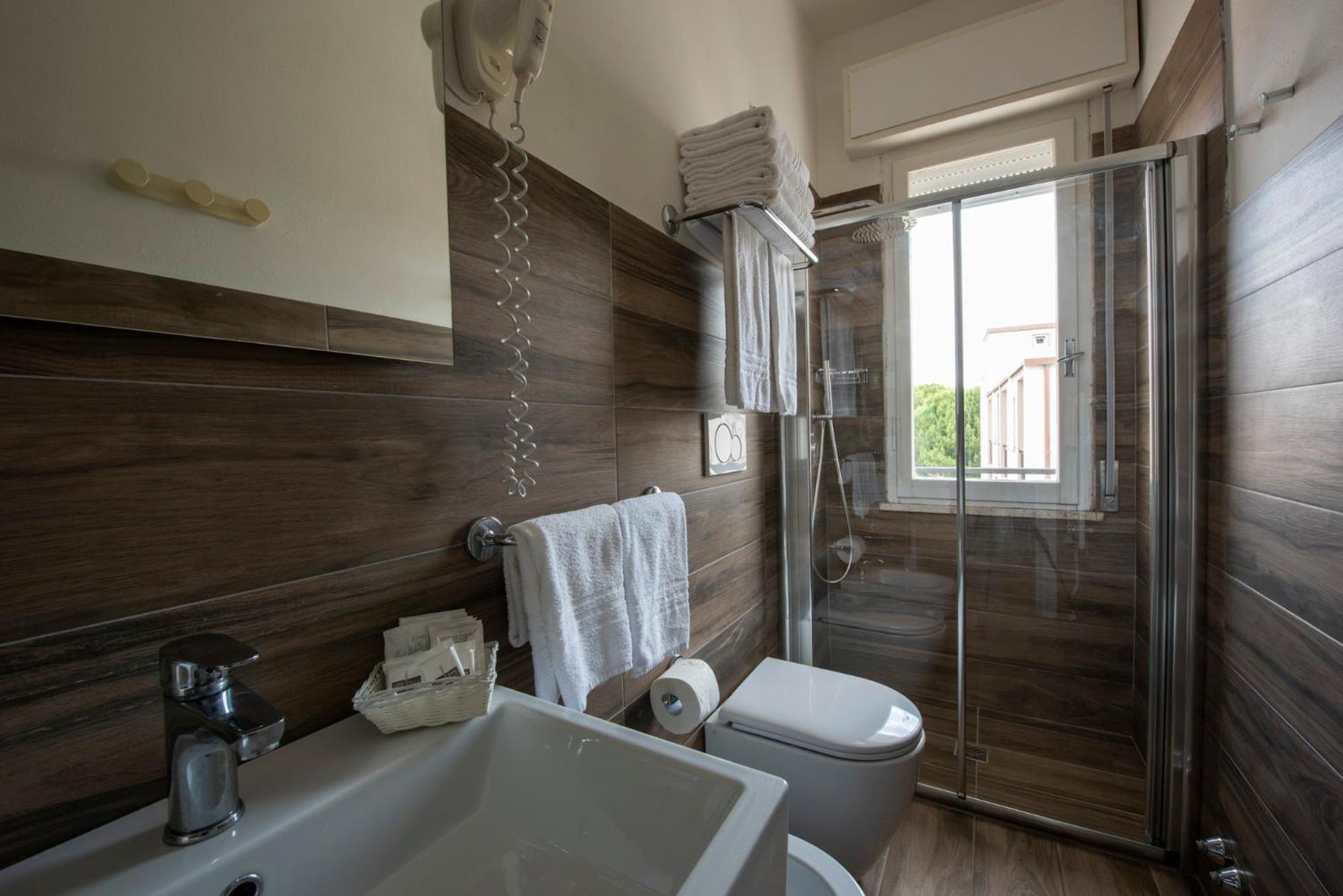 Standard Quadruple Room photo 2