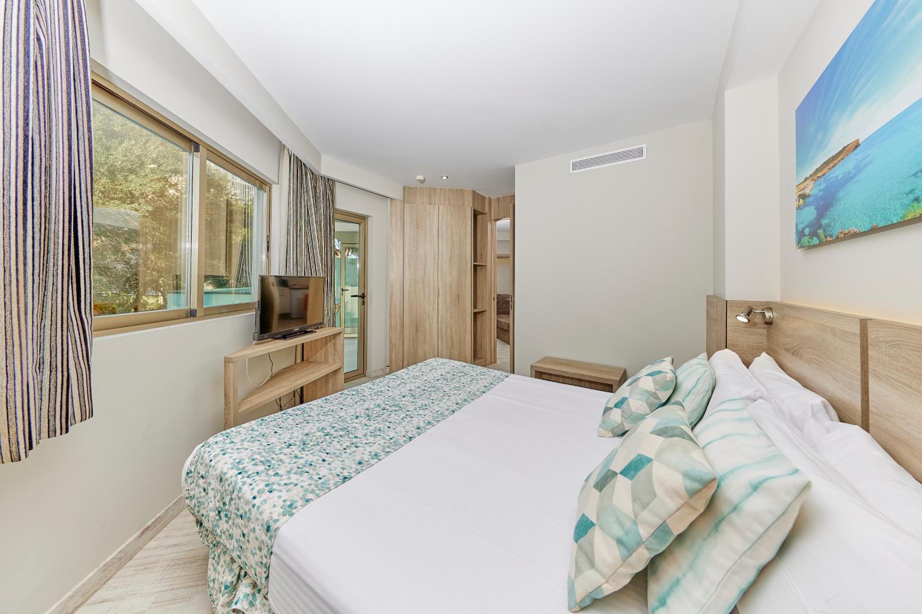 One-Bedroom Apartment - Annex Building