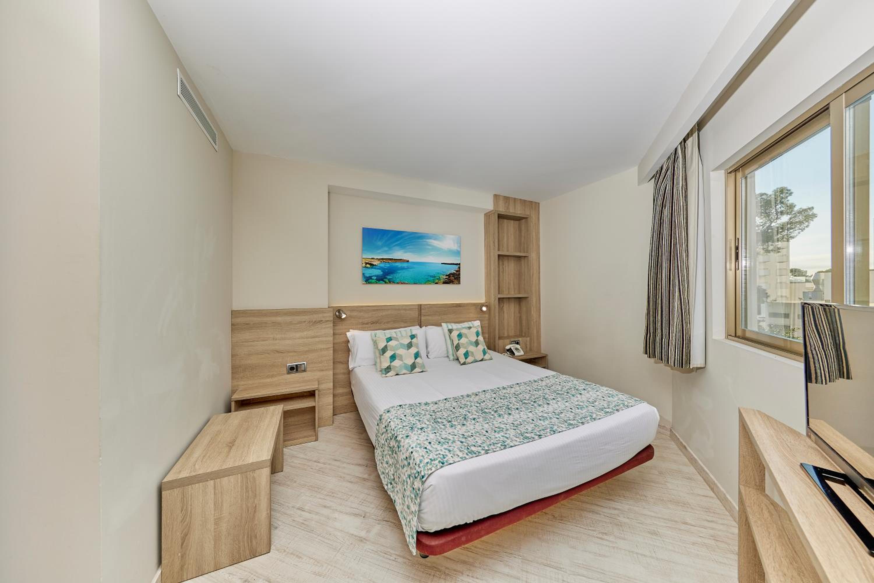 One-Bedroom Apartment - Annex Building