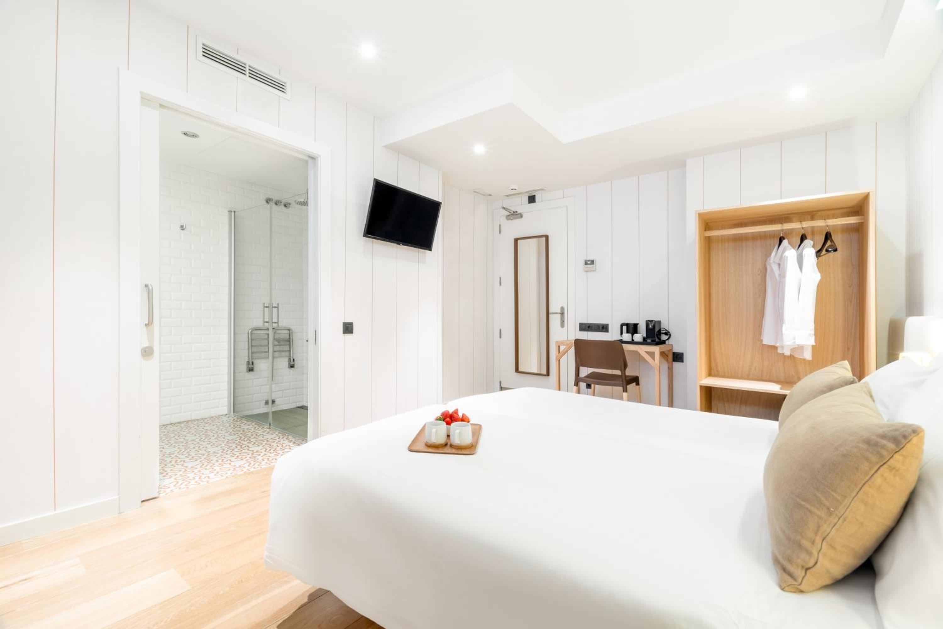 Double or Twin Room photo 2