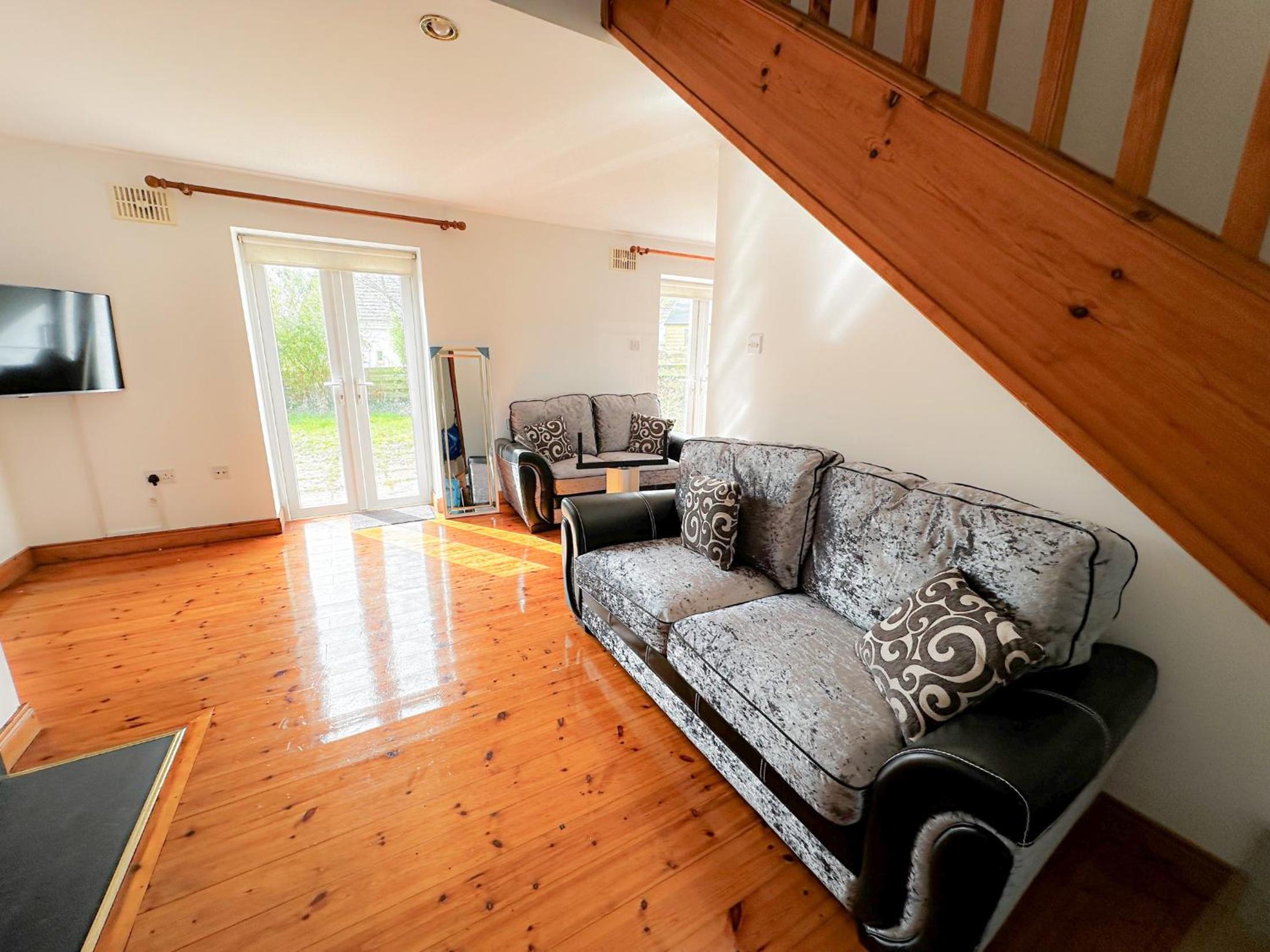 Three-Bedroom House photo 1