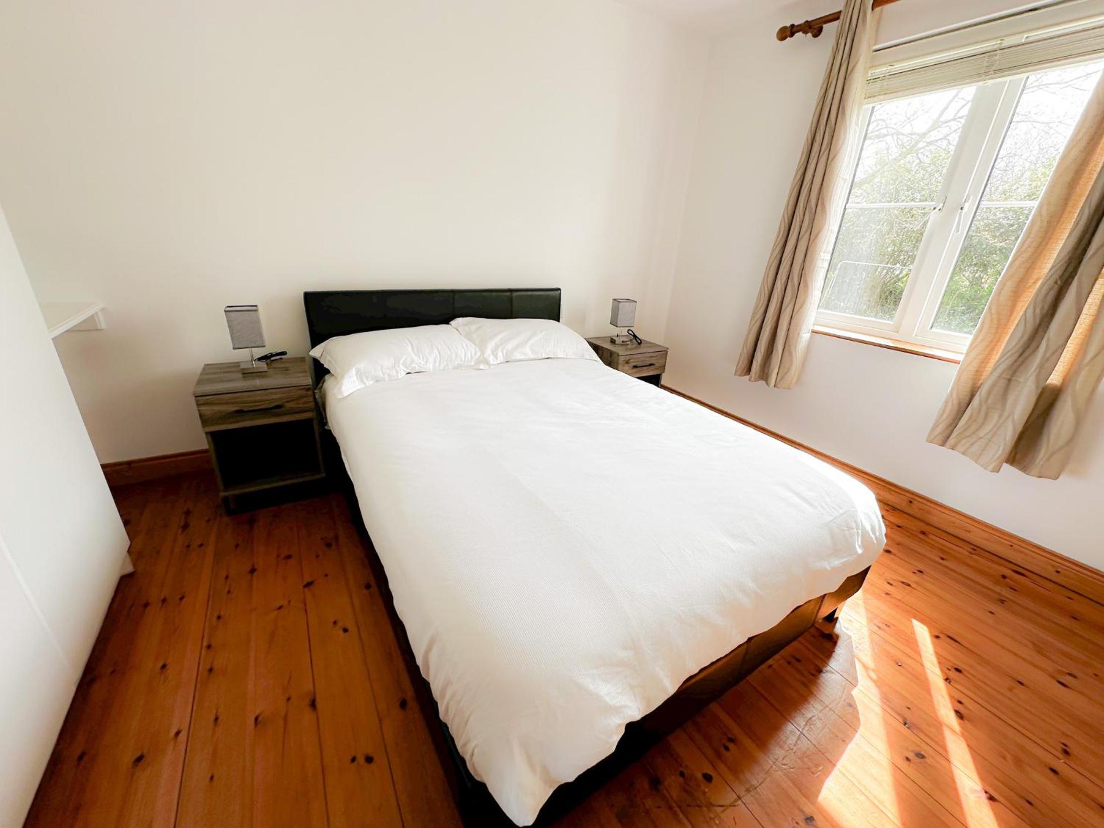 Three-Bedroom House photo 2