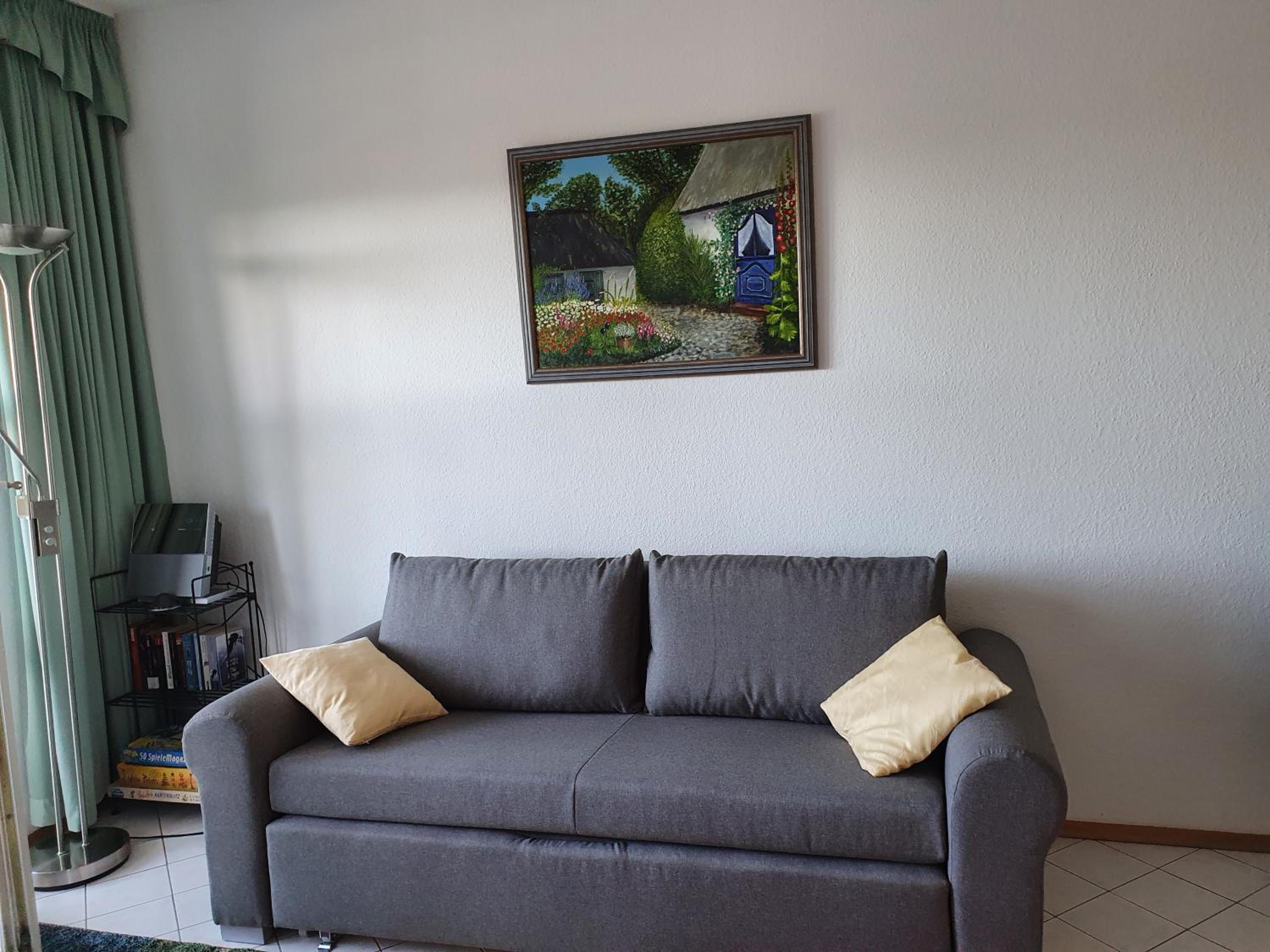One-Bedroom Apartment photo 1