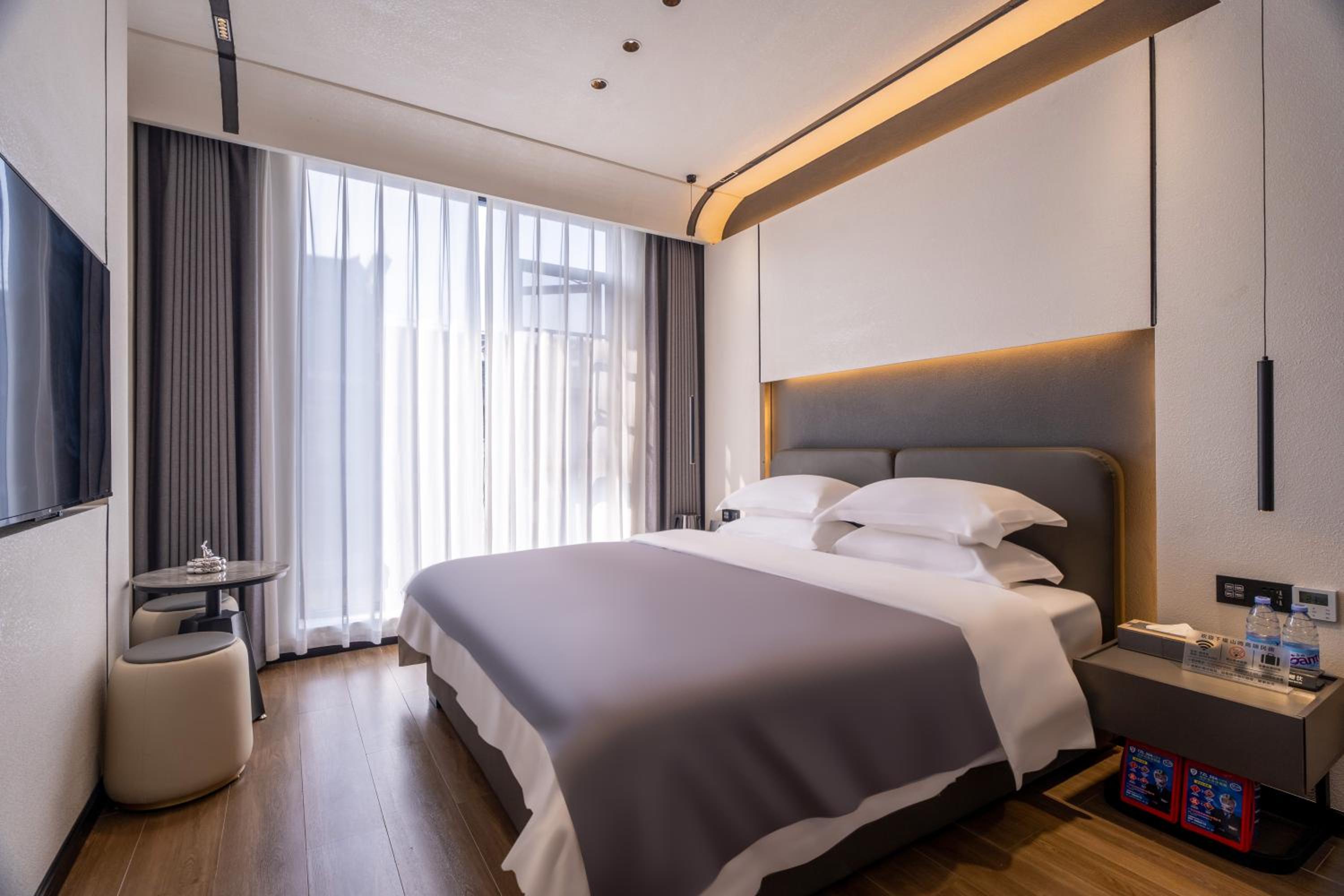 Standard King Room