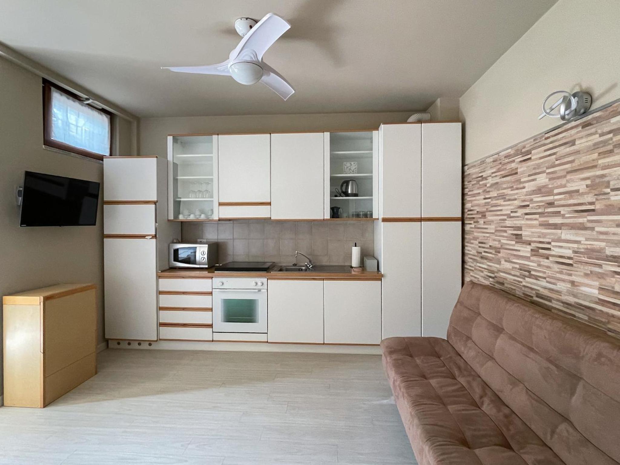 One-Bedroom Apartment photo 2