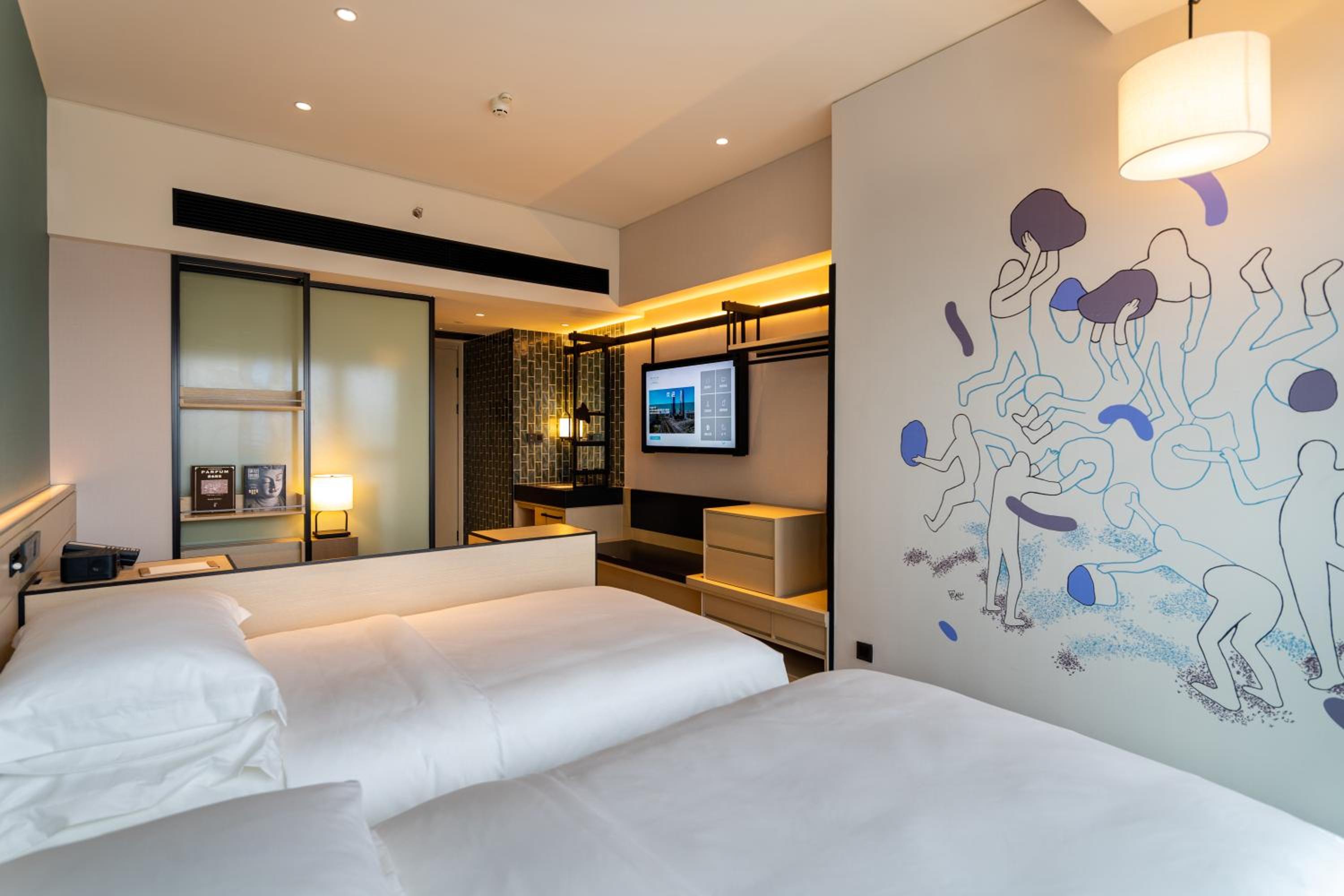 Habitat Premier Twin Room photo 3