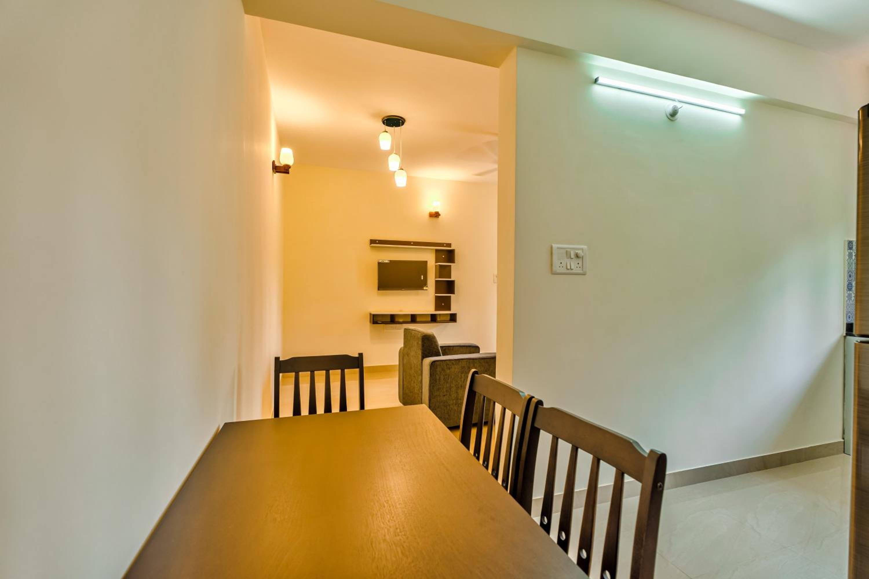 One-Bedroom Apartment photo 2