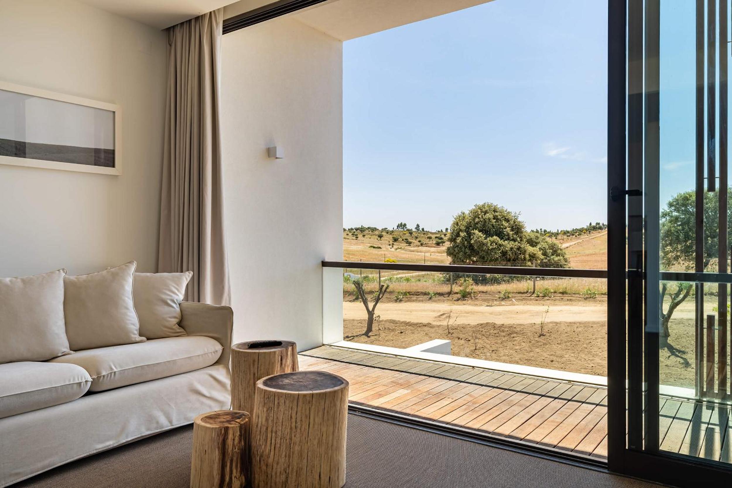 Double Room with Balcony - Photo 5