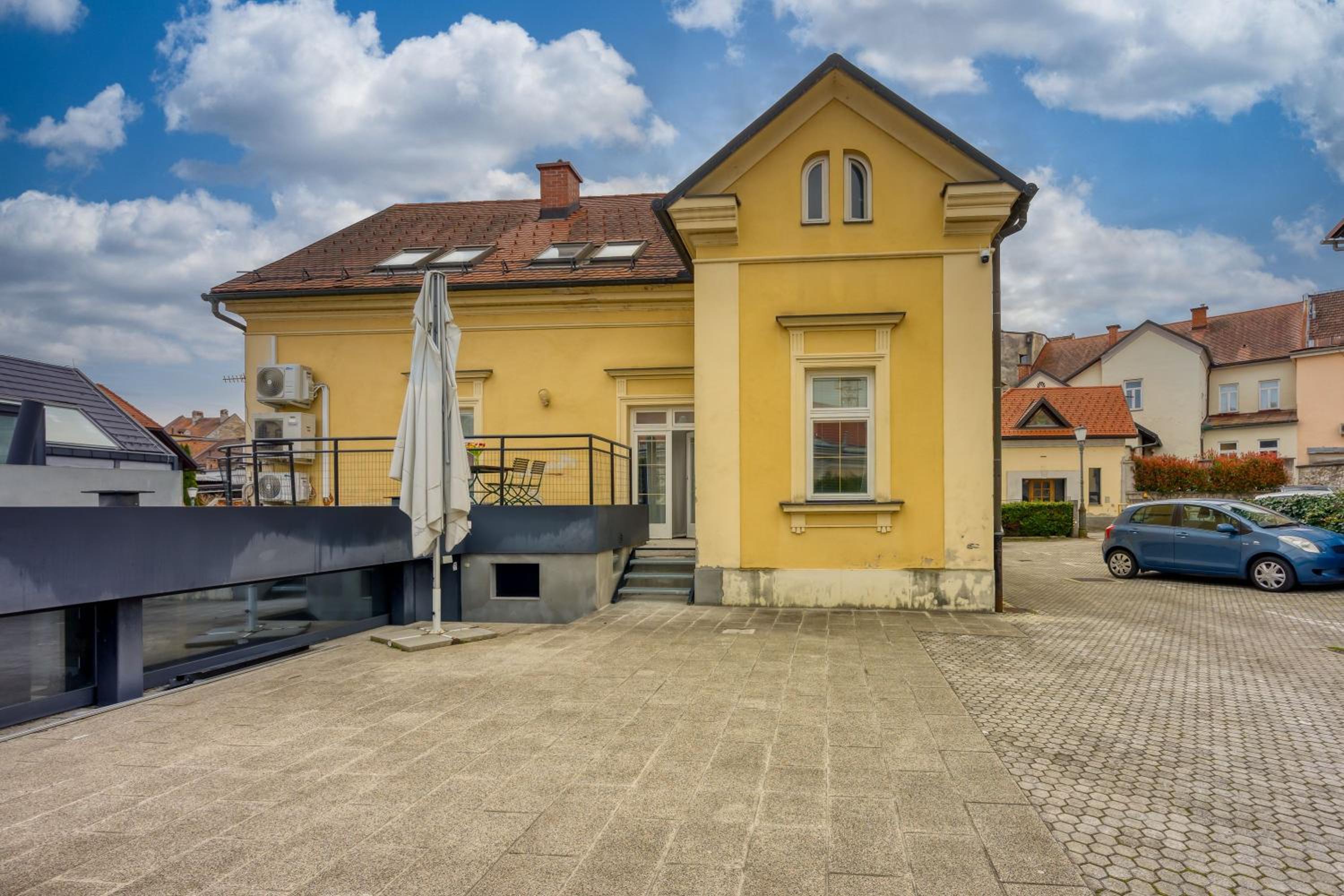 Studio with Terrace photo 2