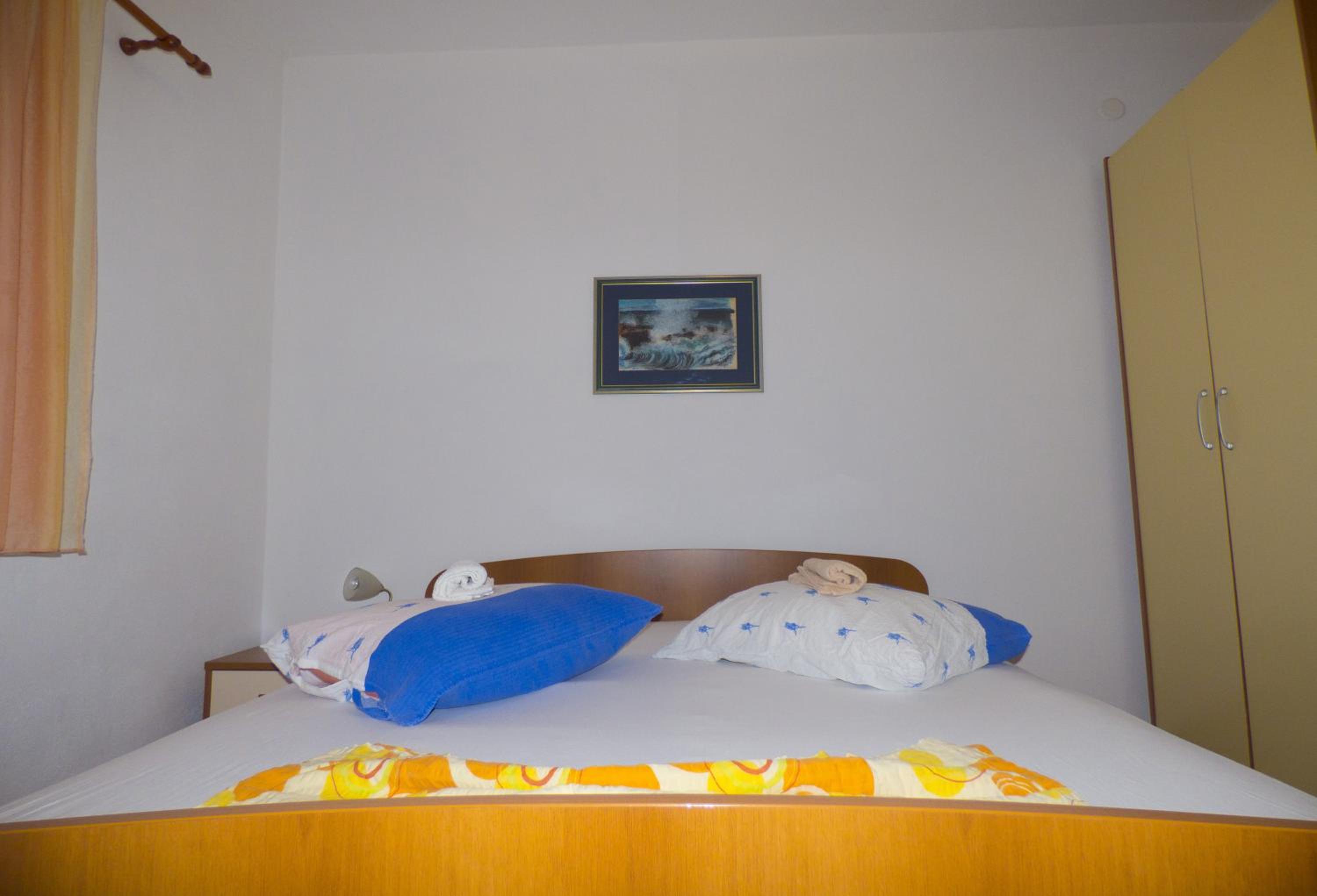 One-Bedroom Apartment with Terrace - Photo 18