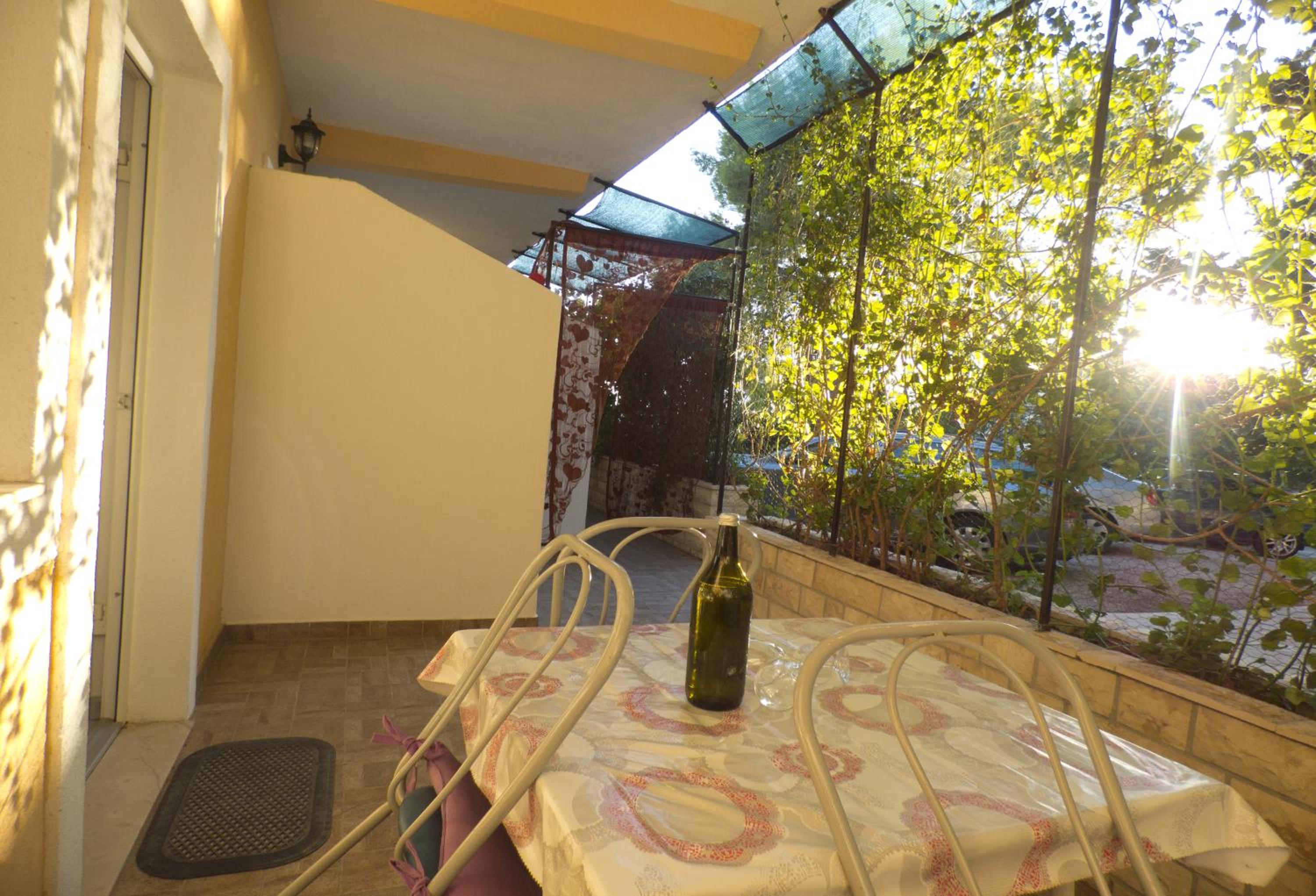 One-Bedroom Apartment with Terrace - Photo 13