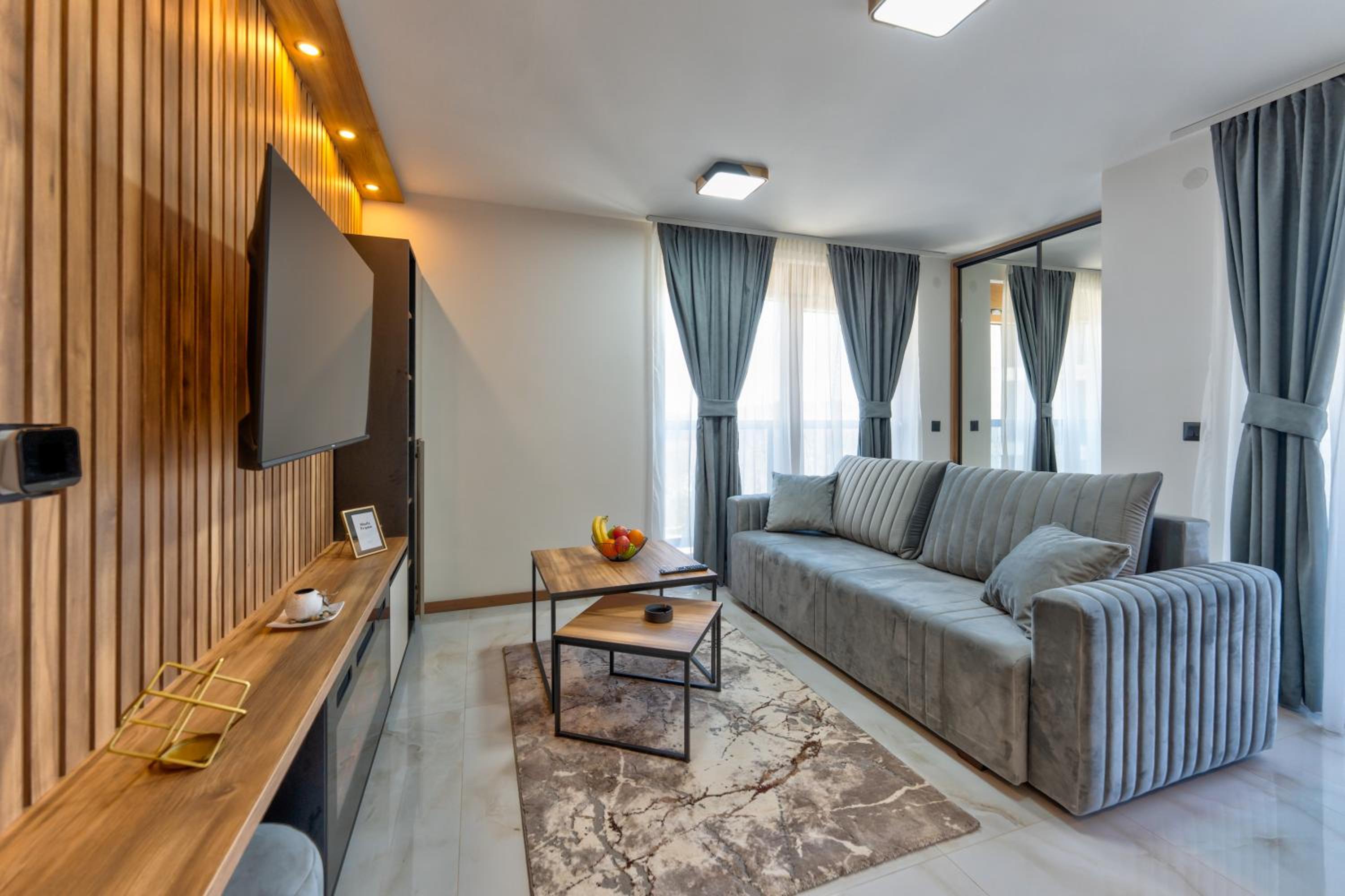 Studio with Terrace and Free Spa Access