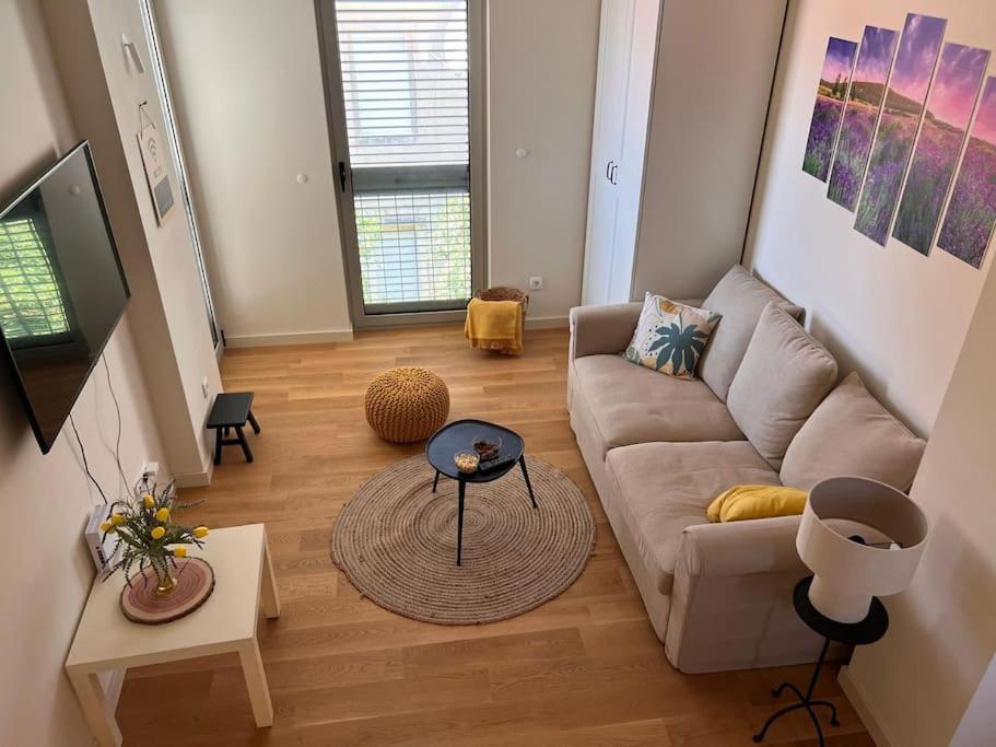 One-Bedroom House photo 1