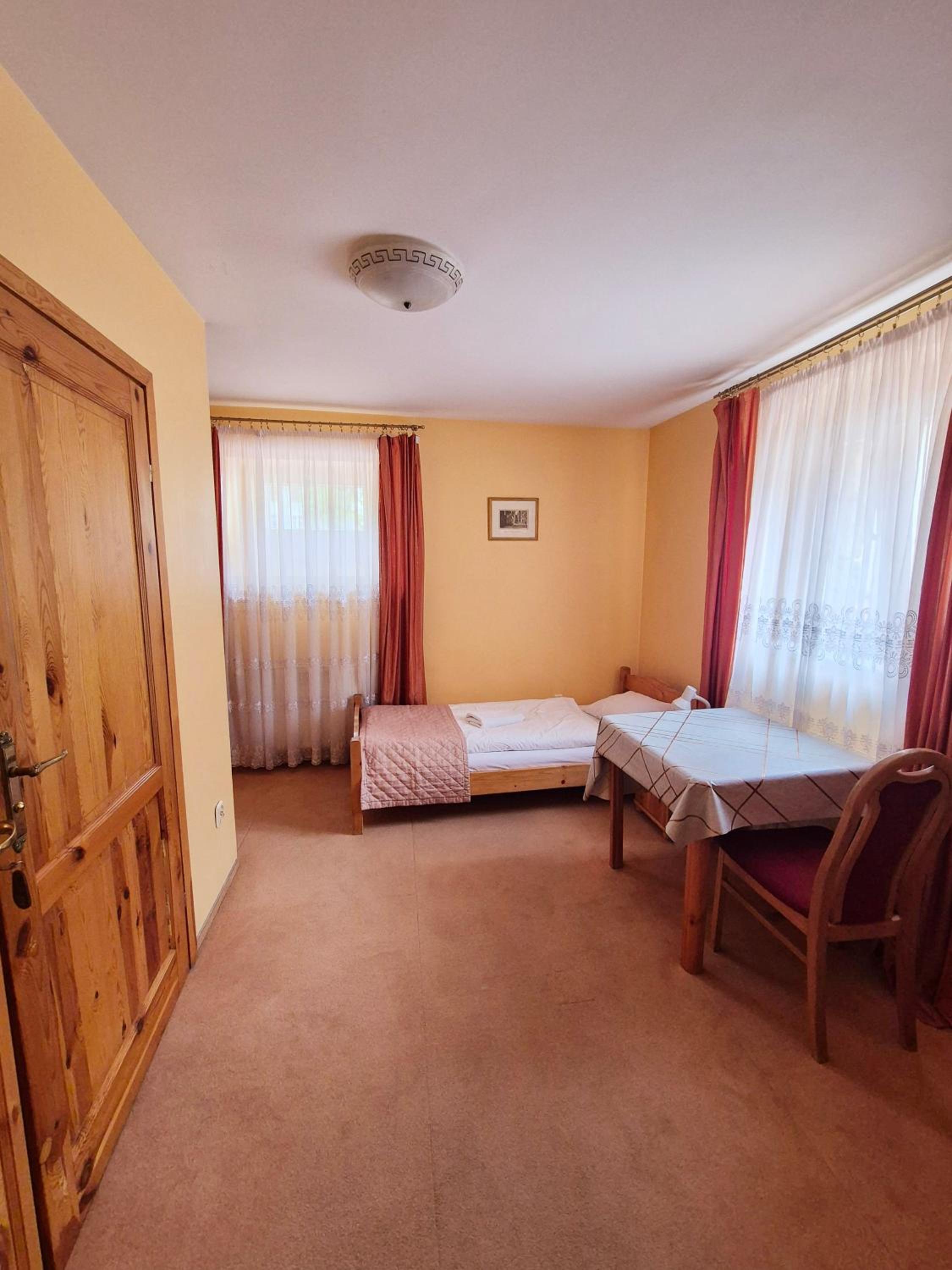 Budget Single Room photo 2