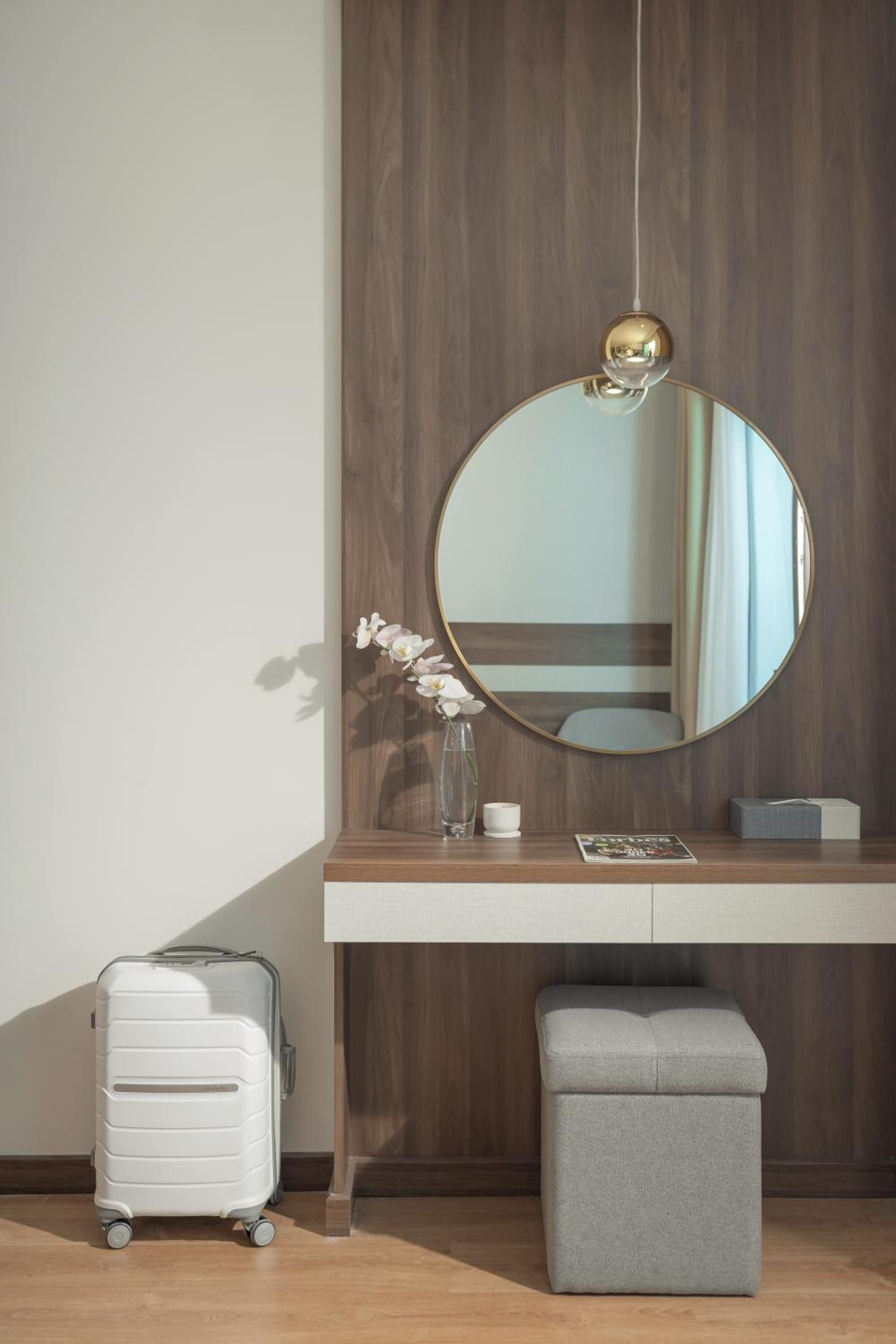 Twin Room with City View - Photo 7