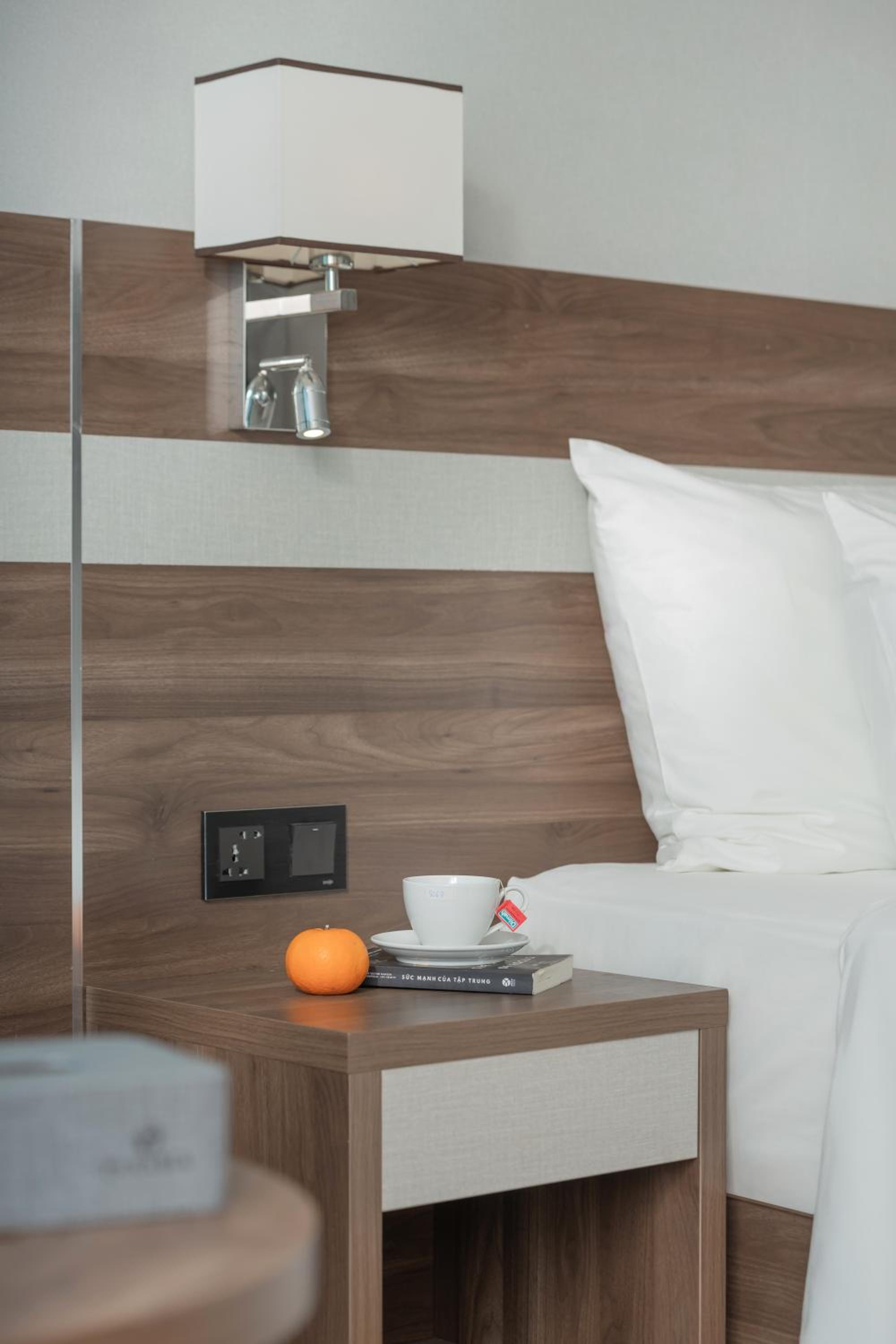 Twin Room with City View - Photo 15
