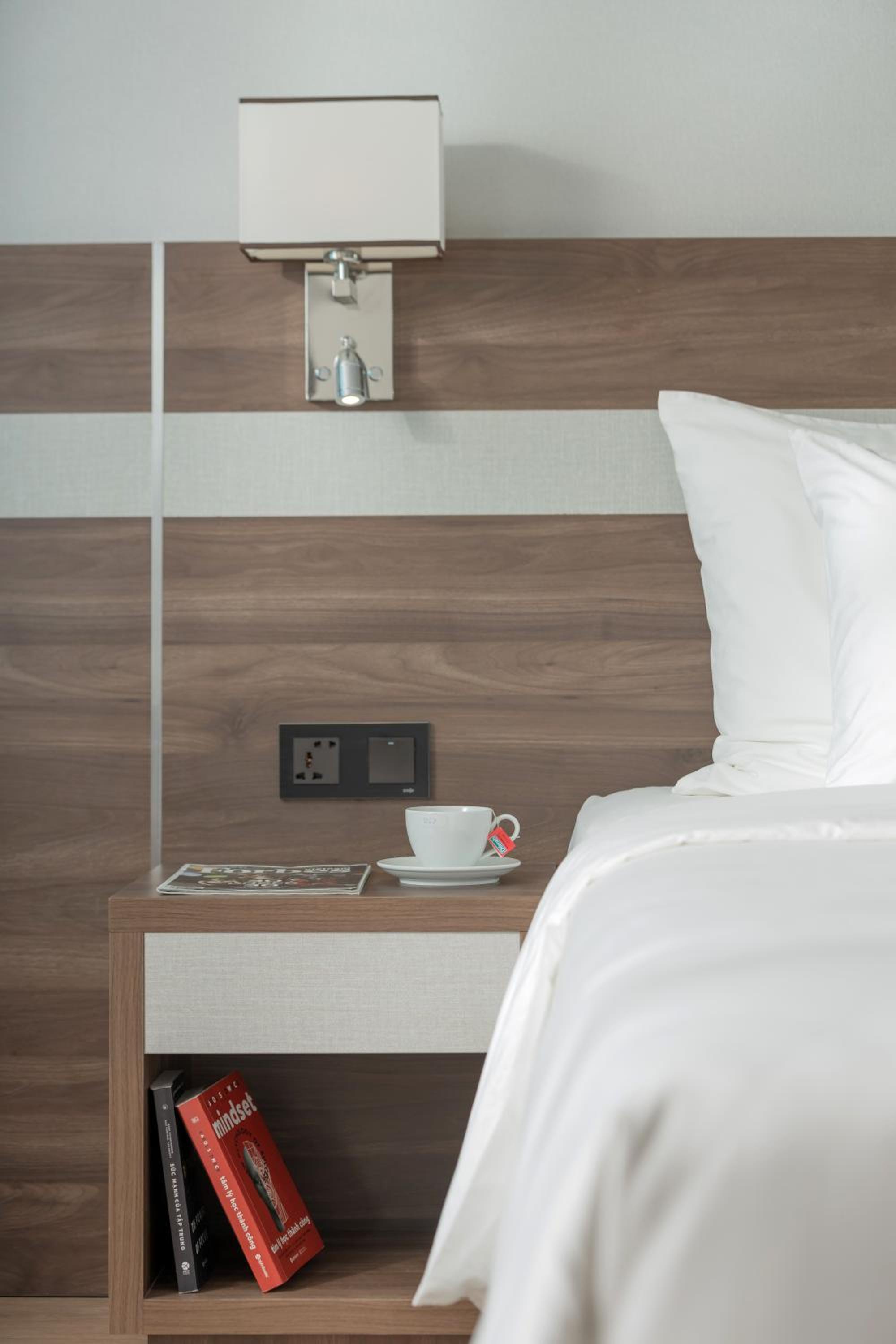 Twin Room with City View - Photo 12