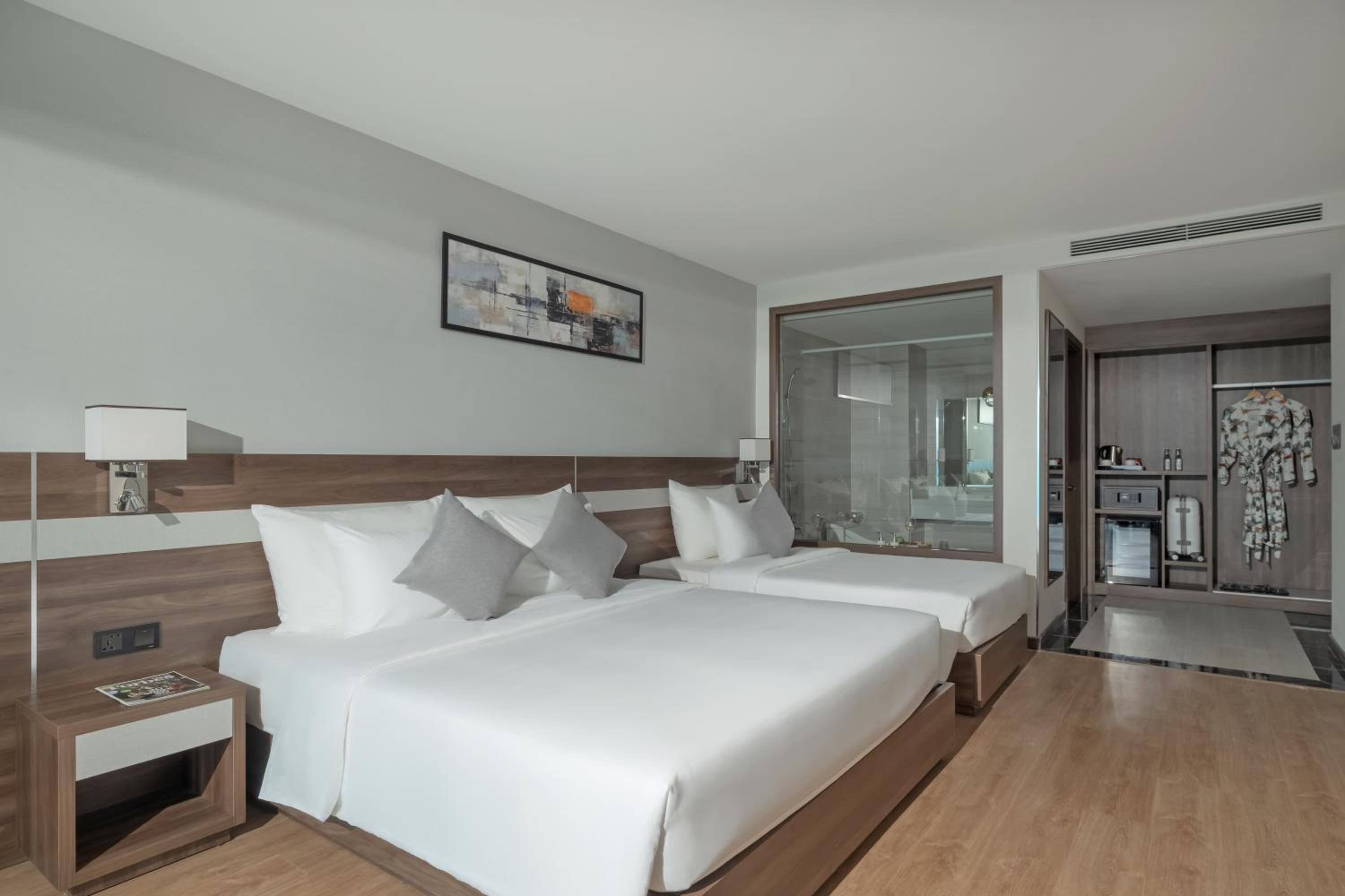 Deluxe Triple Room with Sea View