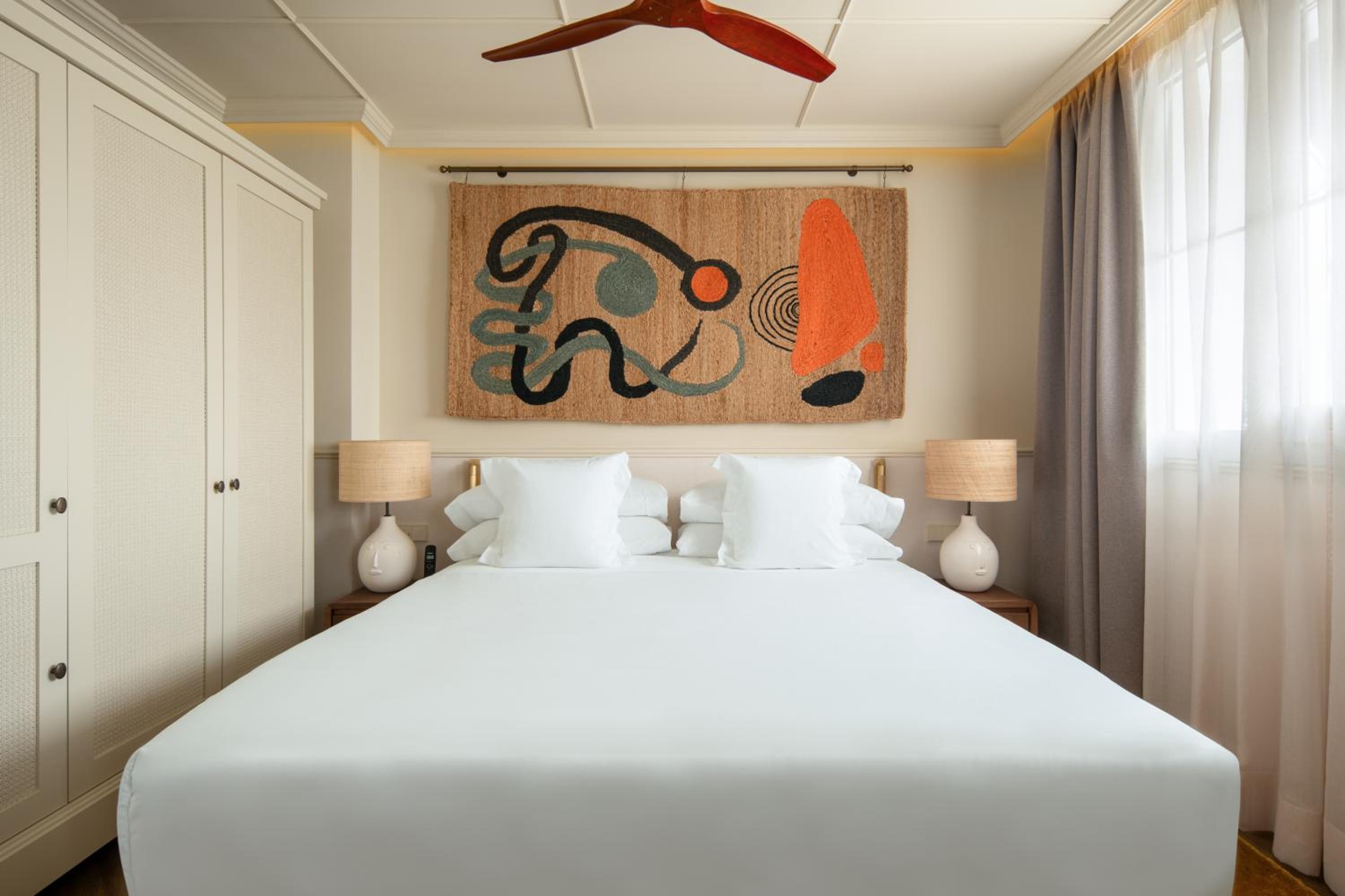 Deluxe Junior Suite thumbnail 6