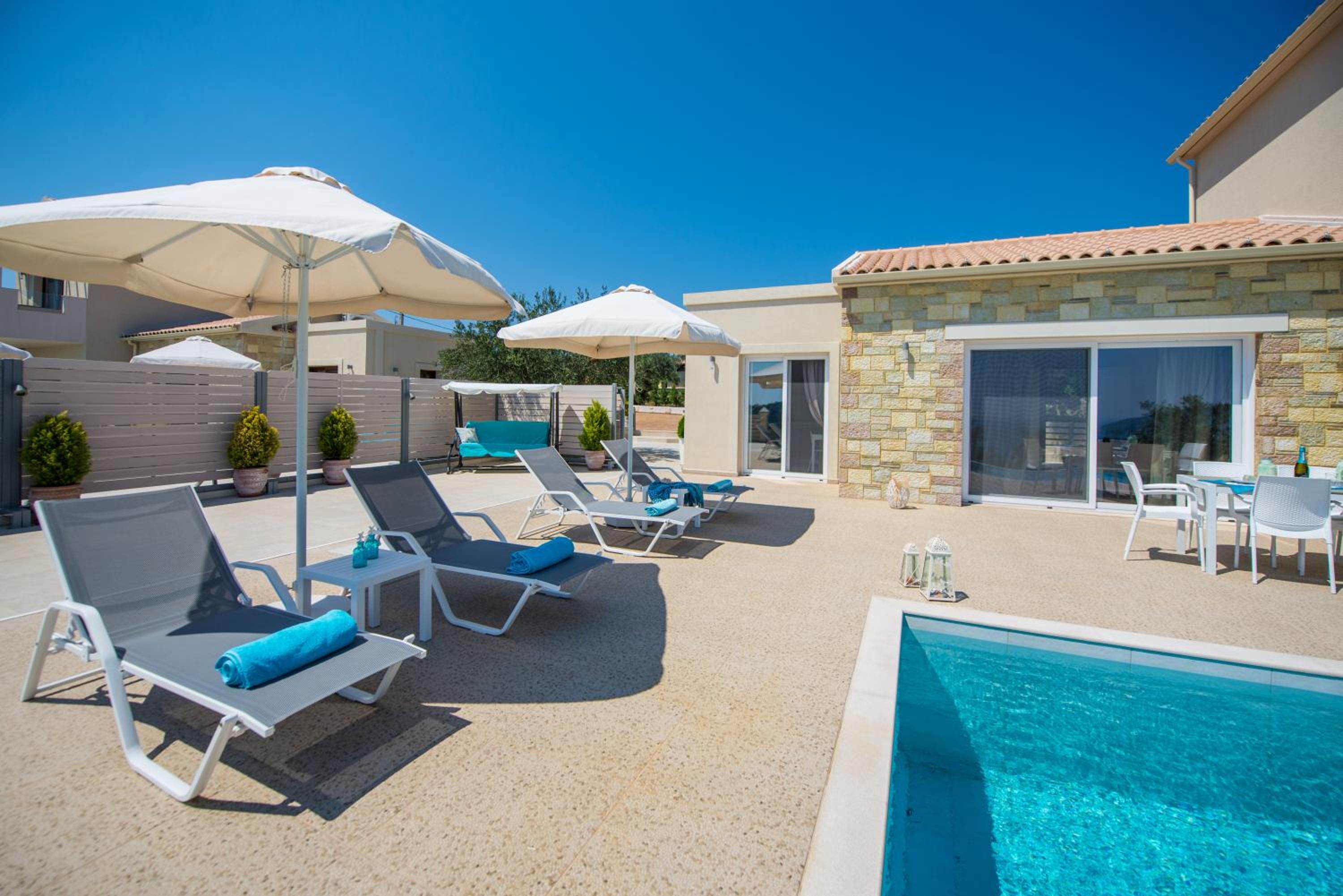 Villa photo 2