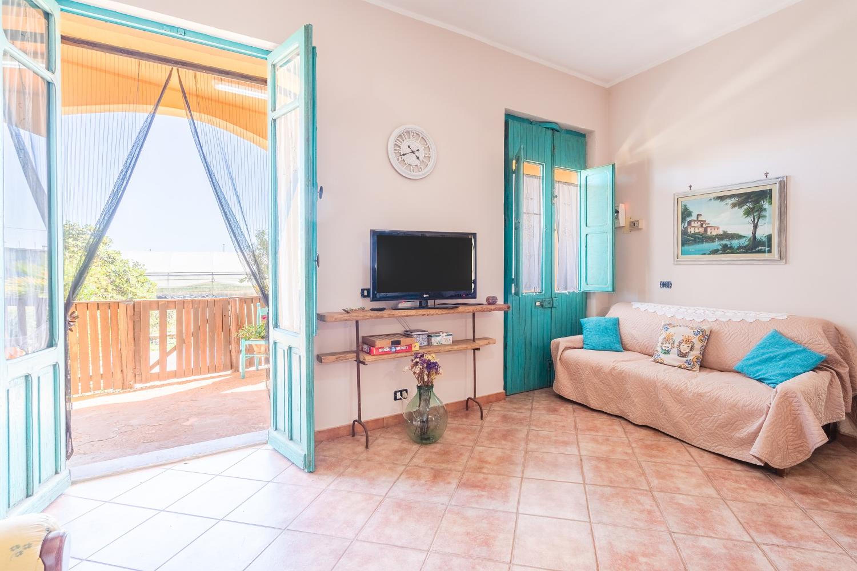 Two-Bedroom Deluxe Apartment with Ocean View photo 1