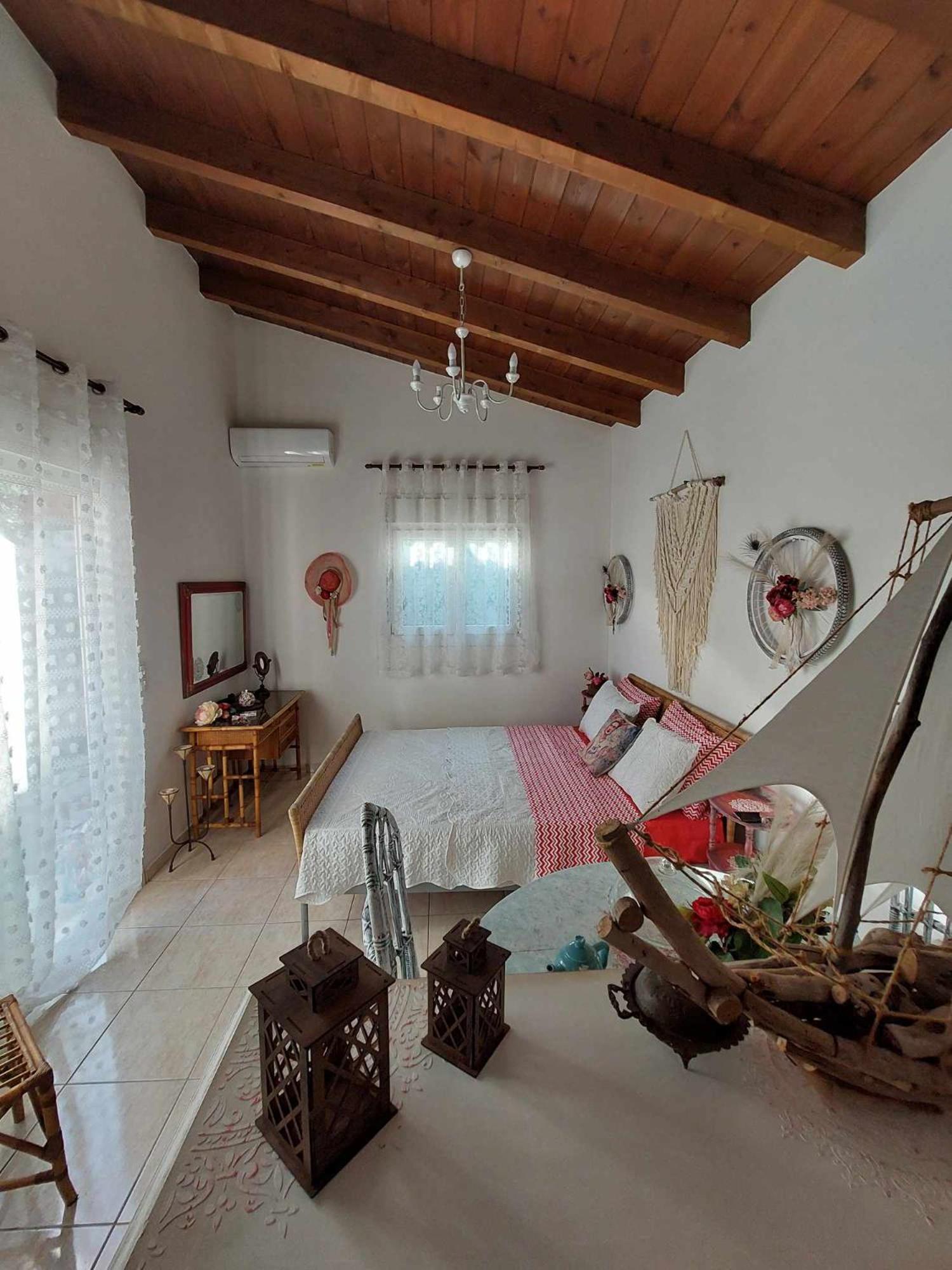 One-Bedroom House photo 1
