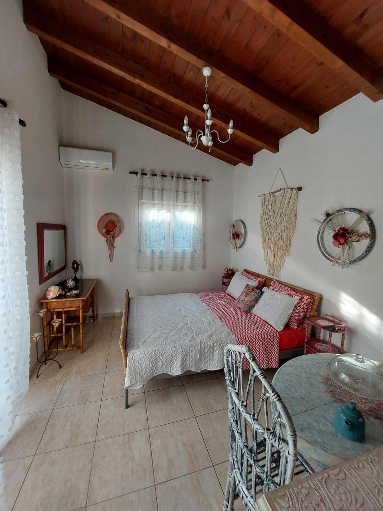 One-Bedroom House photo 2