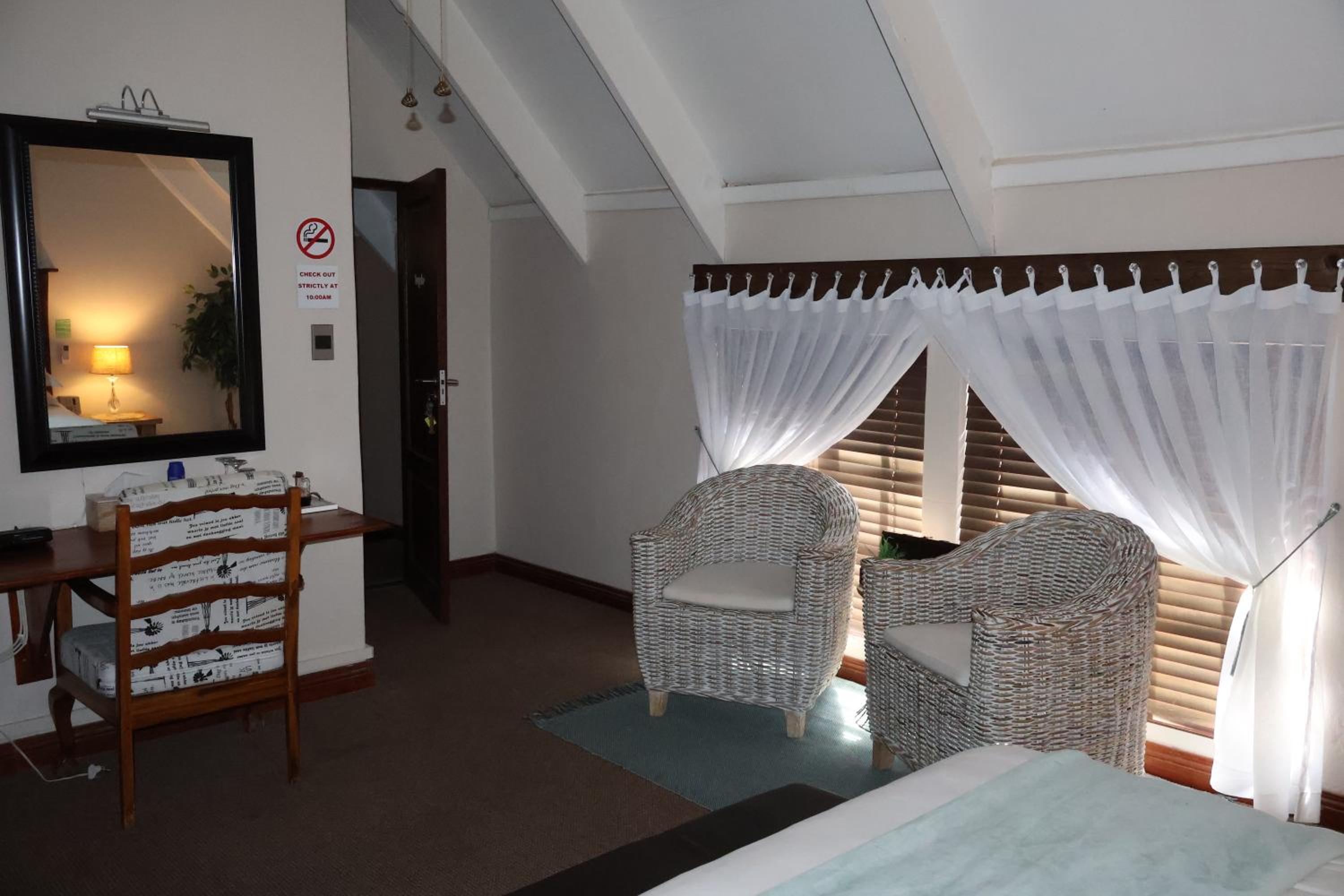 Double Room with Private Bathroom photo 2