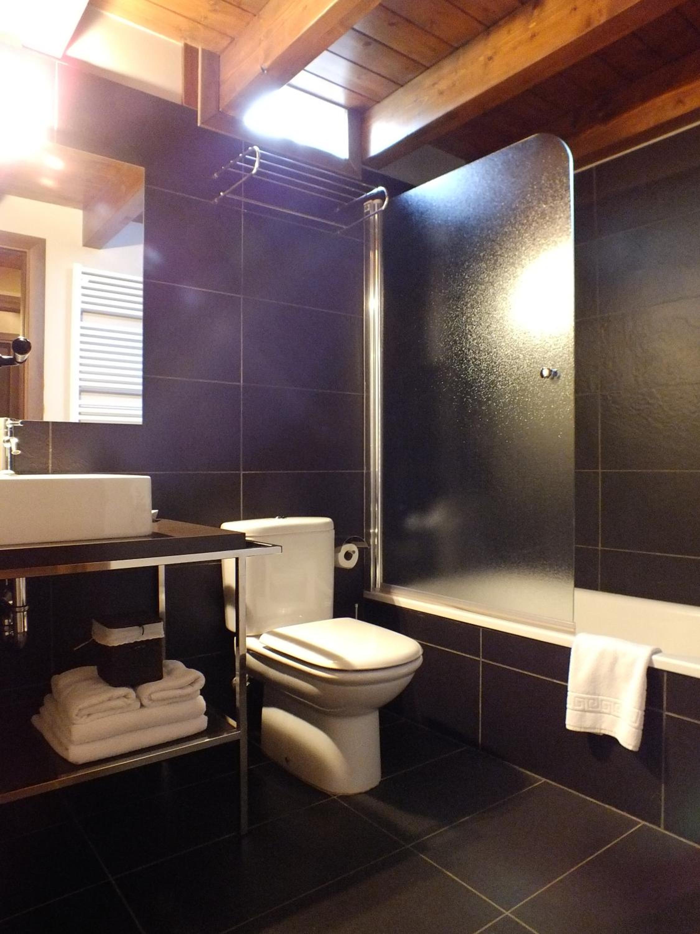 Quadruple Room (2 Adults + 2 Children) photo 3