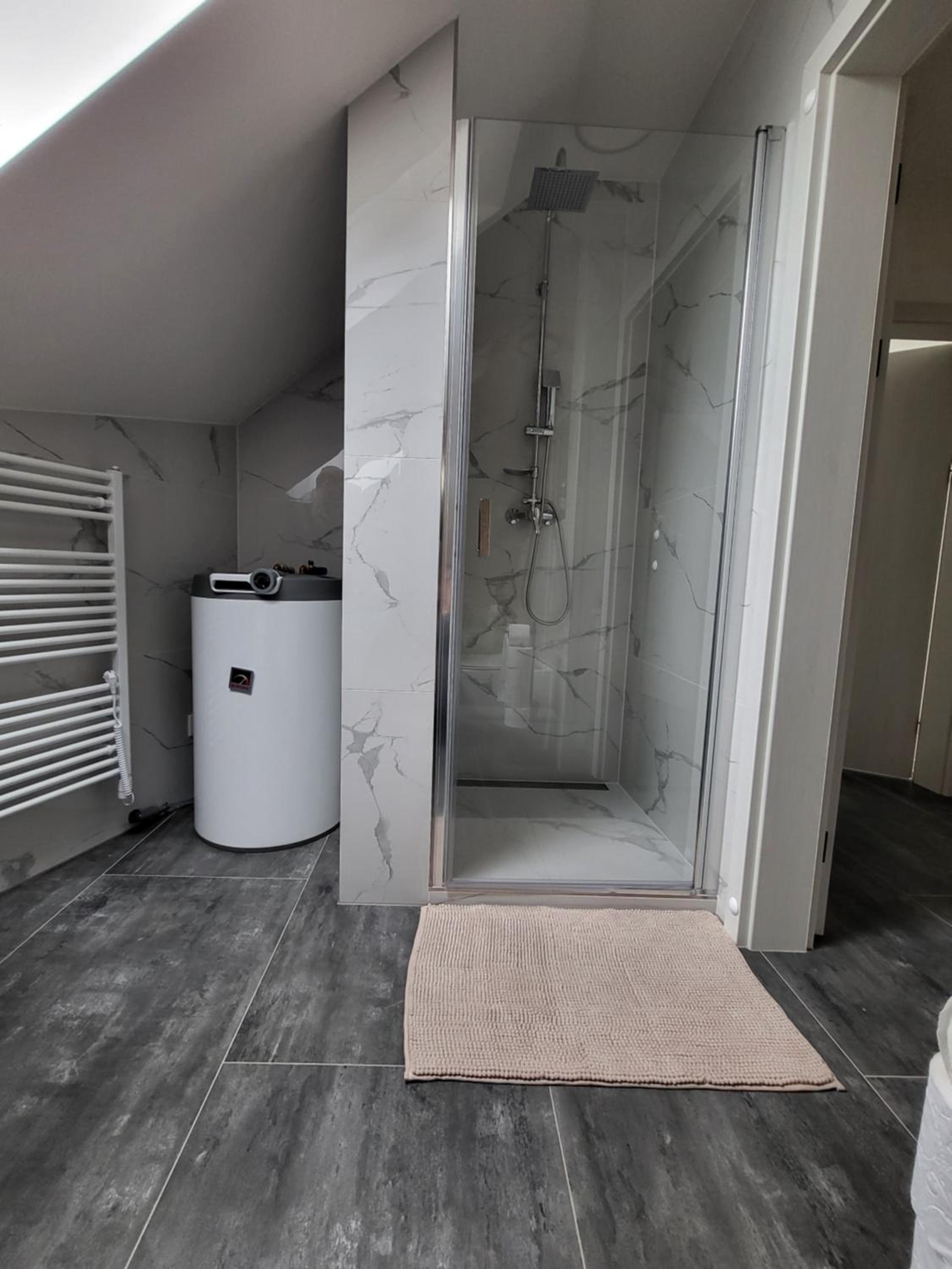 Apartment photo 2