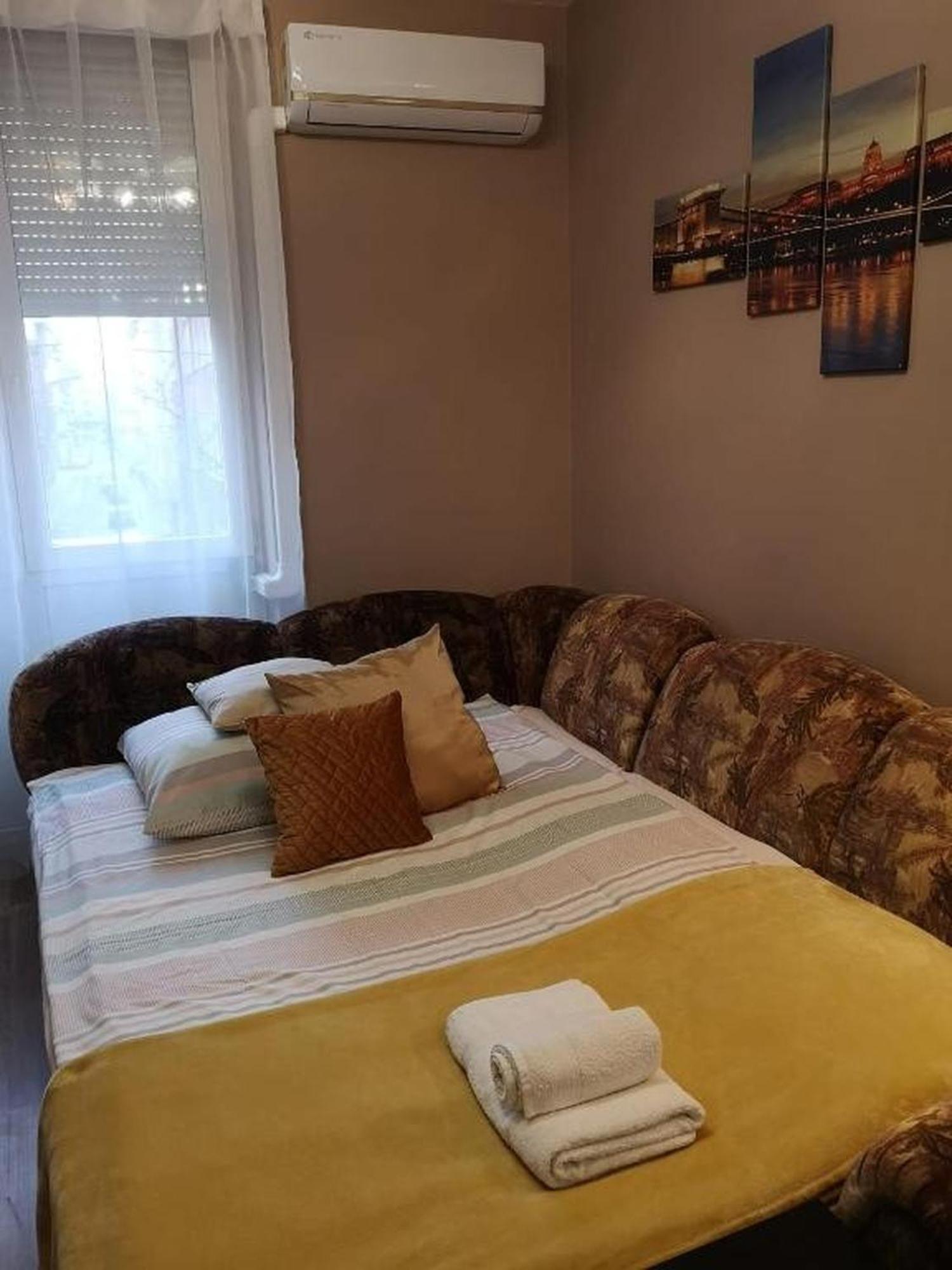 One-Bedroom Apartment - Photo 13