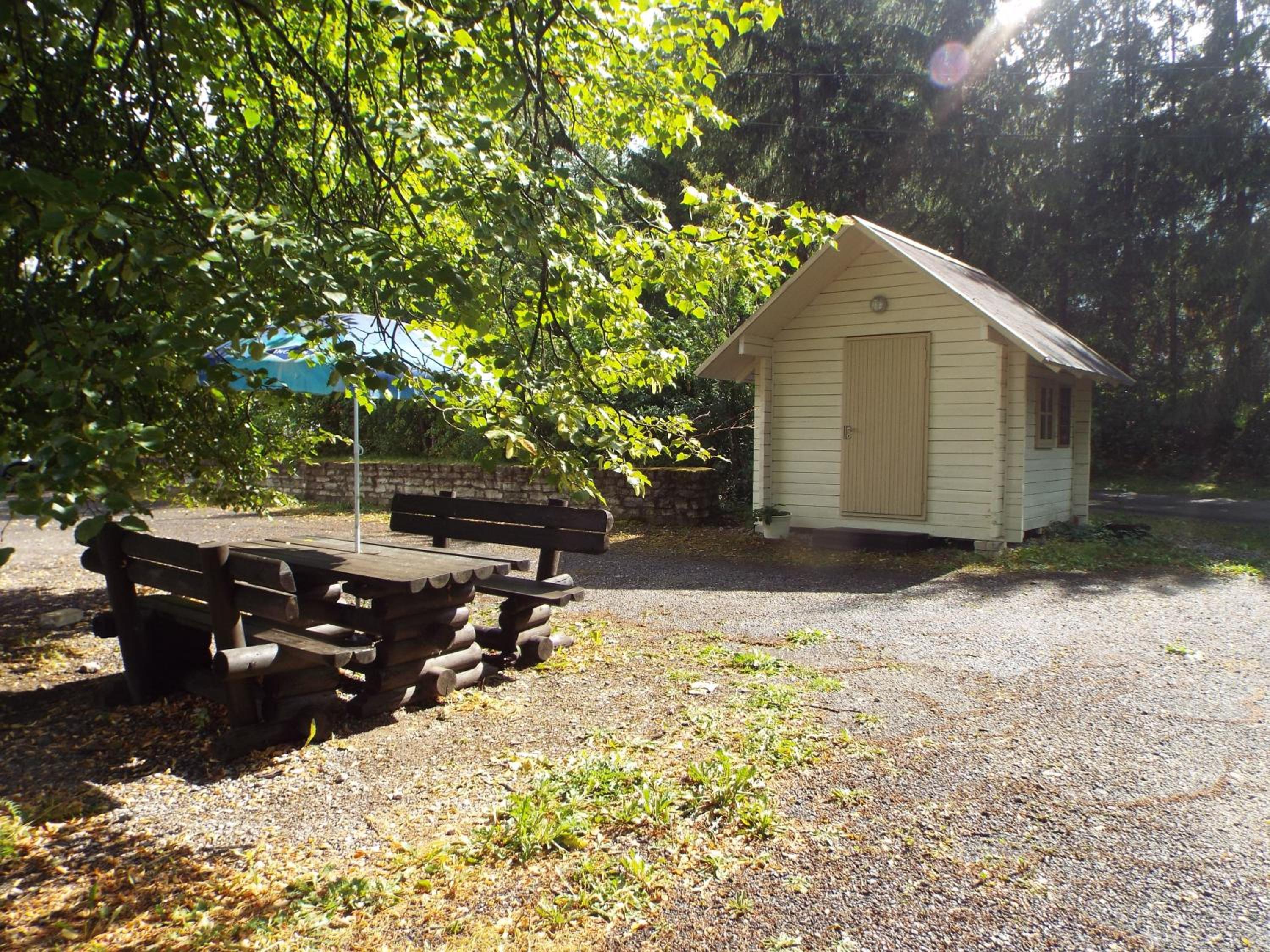 Cottage with Shared Bathroom photo 2