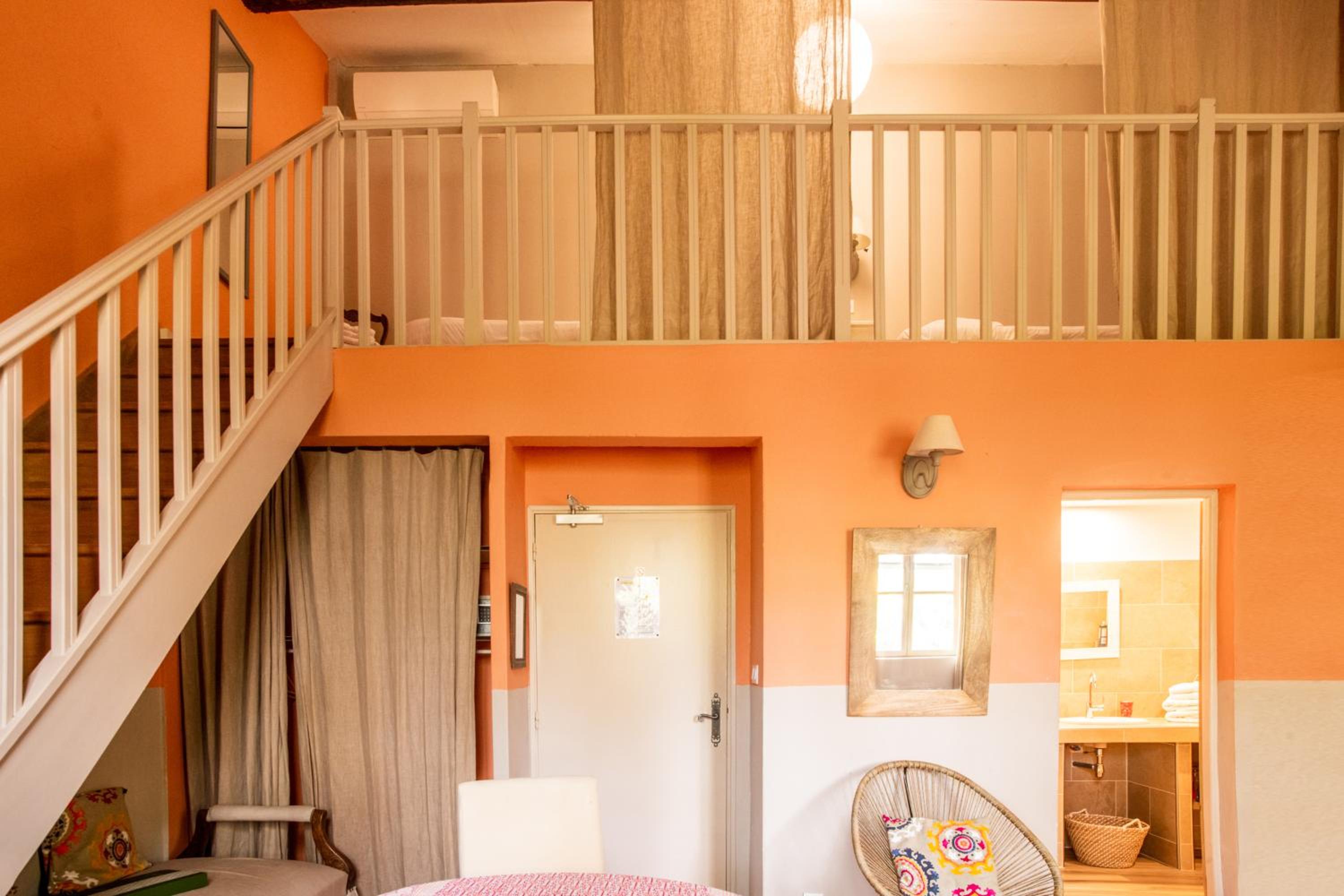 Superior Suite - Photo 8