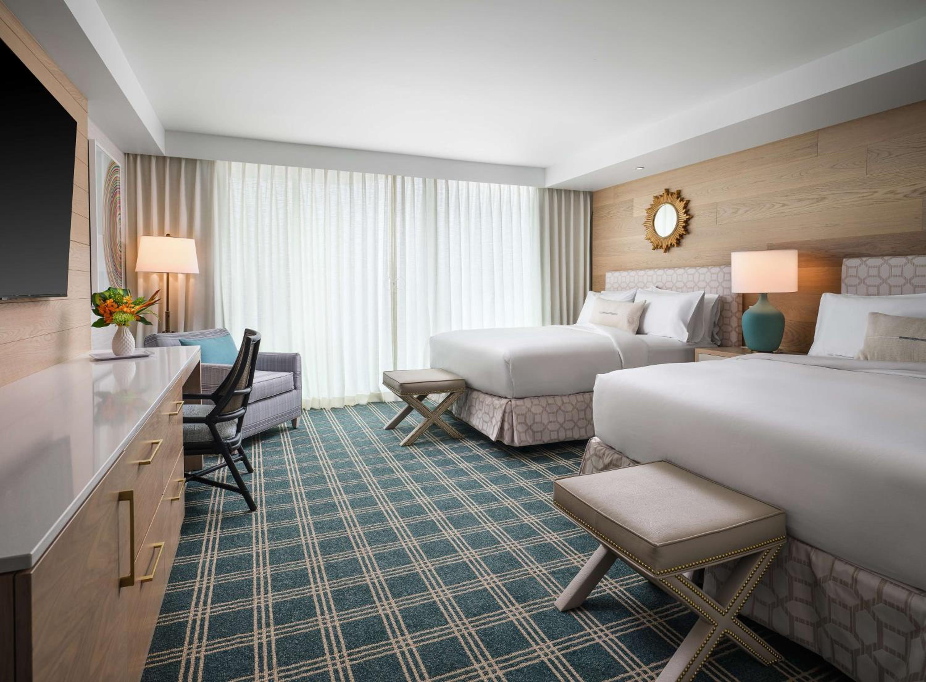 Queen Room With Two Queen Beds And Resort View - Photo 1