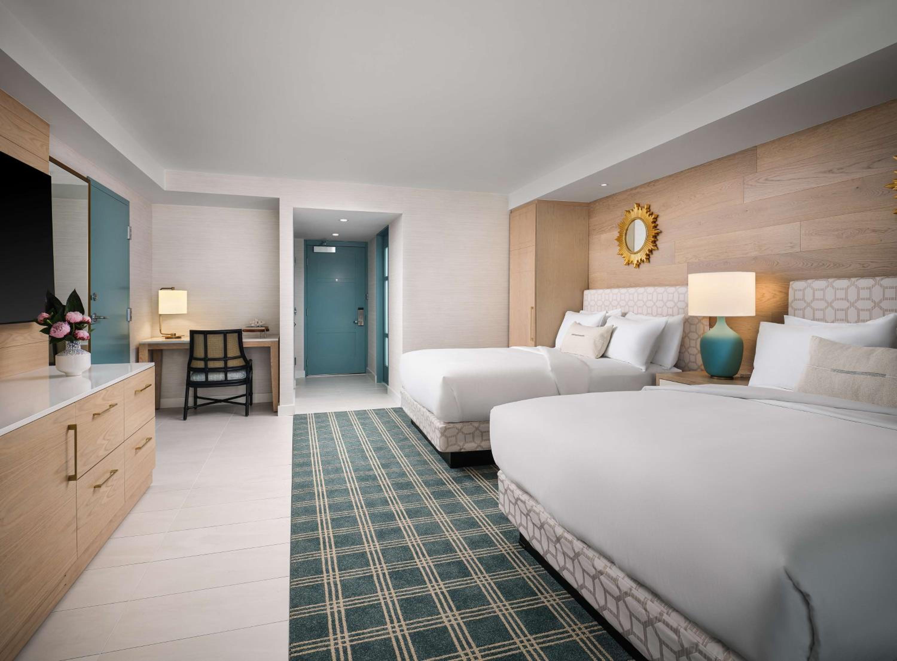 The Views Queen Room with Two Queen Beds - Photo 5