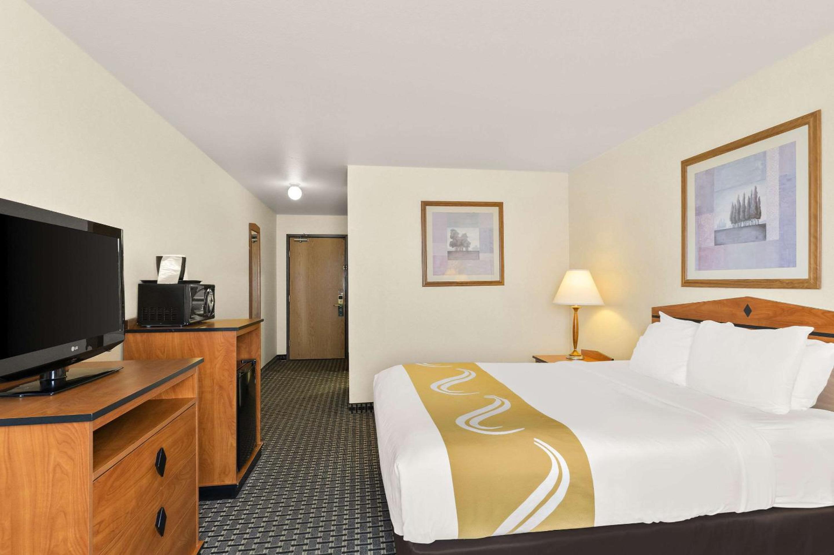 Queen Room - Disability Access/Non-Smoking - Photo 1